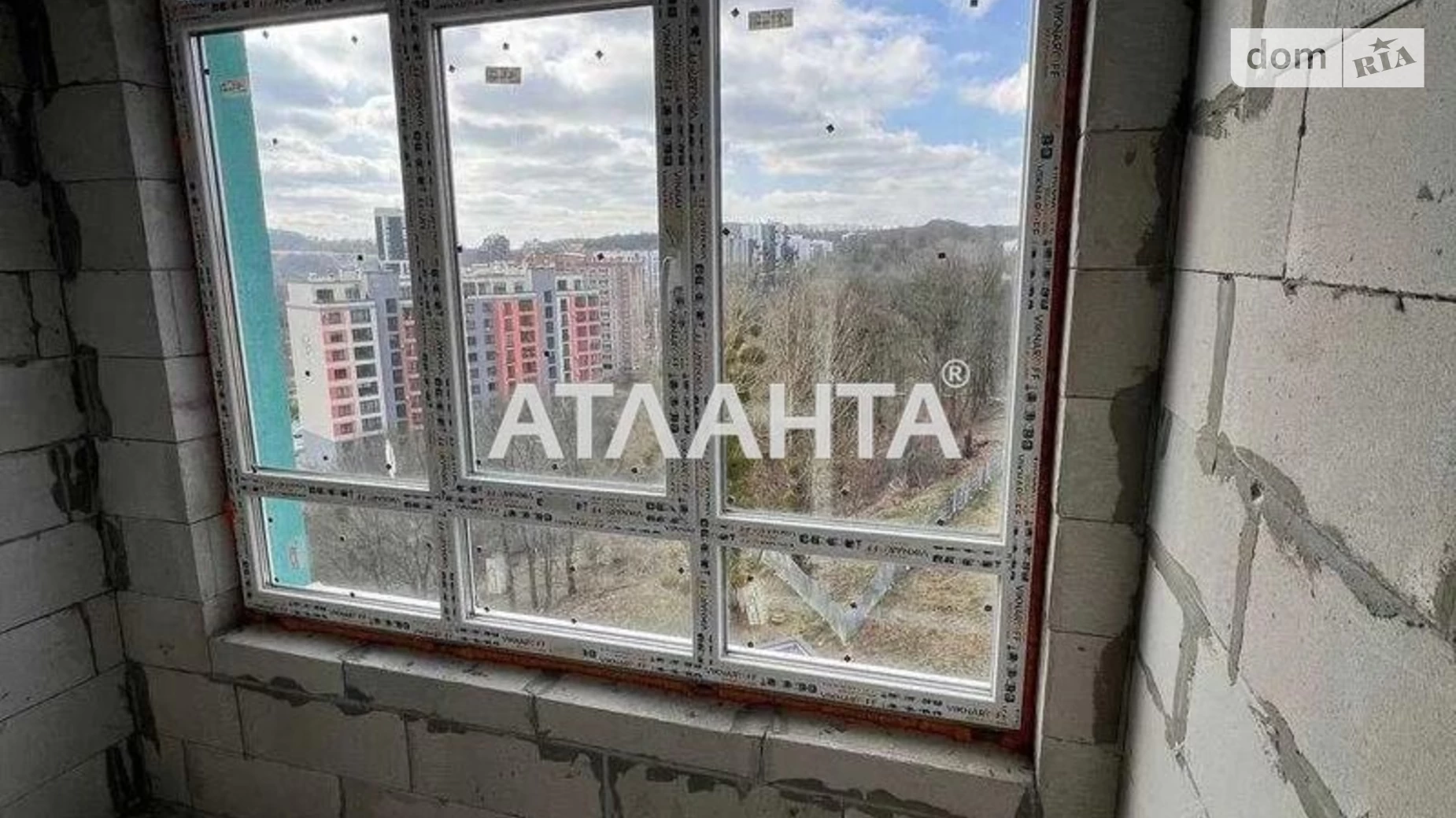 Продается 1-комнатная квартира 53.6 кв. м в Львове, ул. Под Голоском