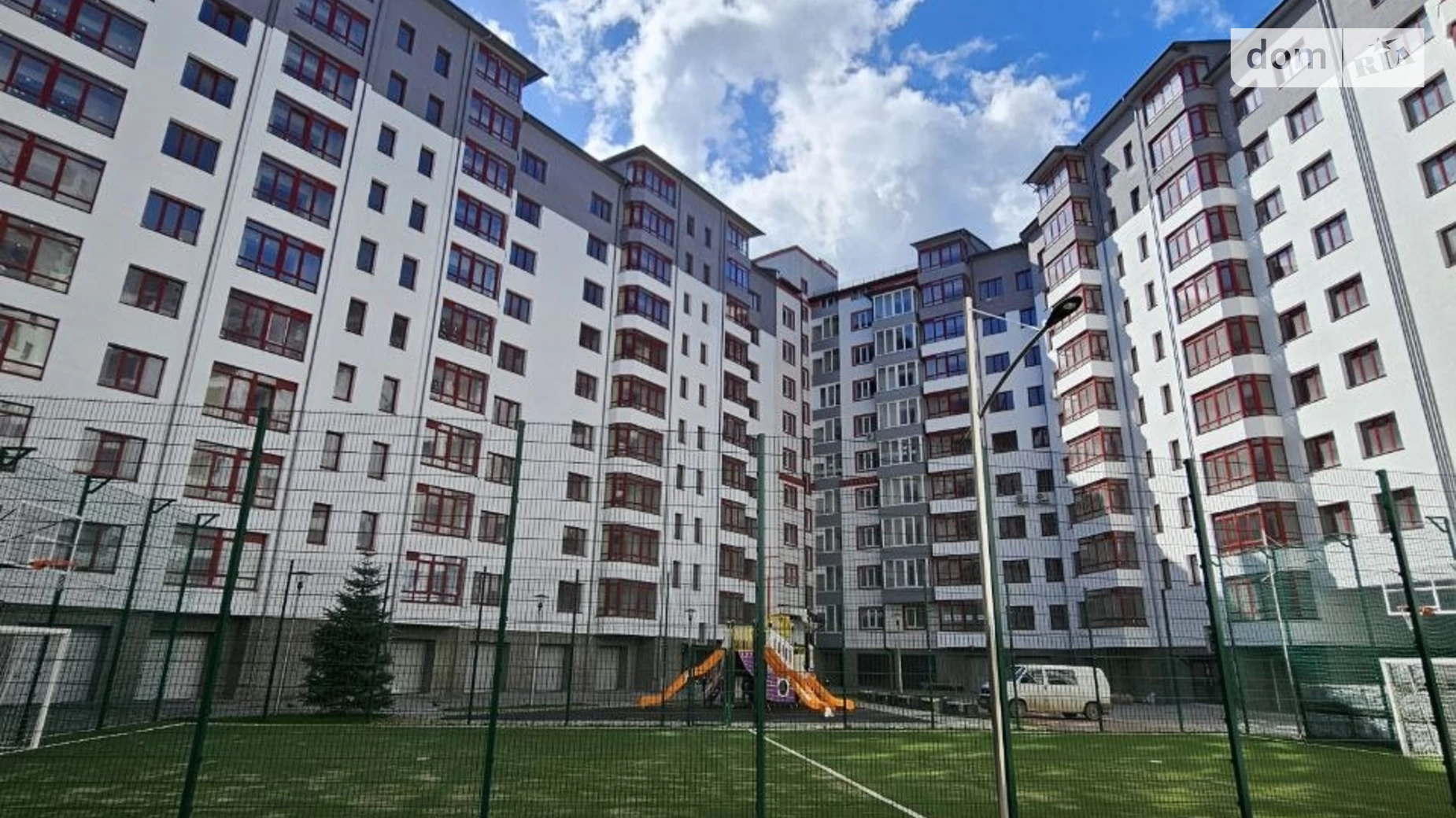 Продается 3-комнатная квартира 107 кв. м в Ивано-Франковске - фото 3