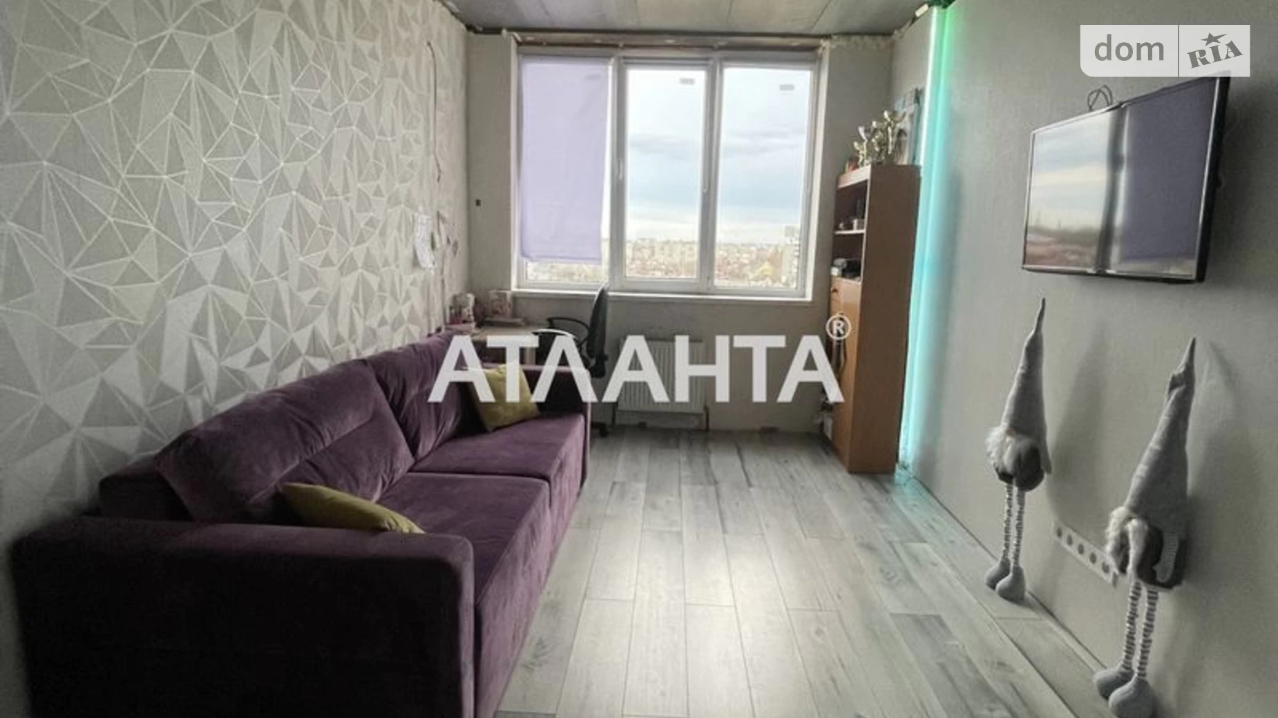 Продається 1-кімнатна квартира 40 кв. м у Чорноморську, вул. 1 Травня, 40Б