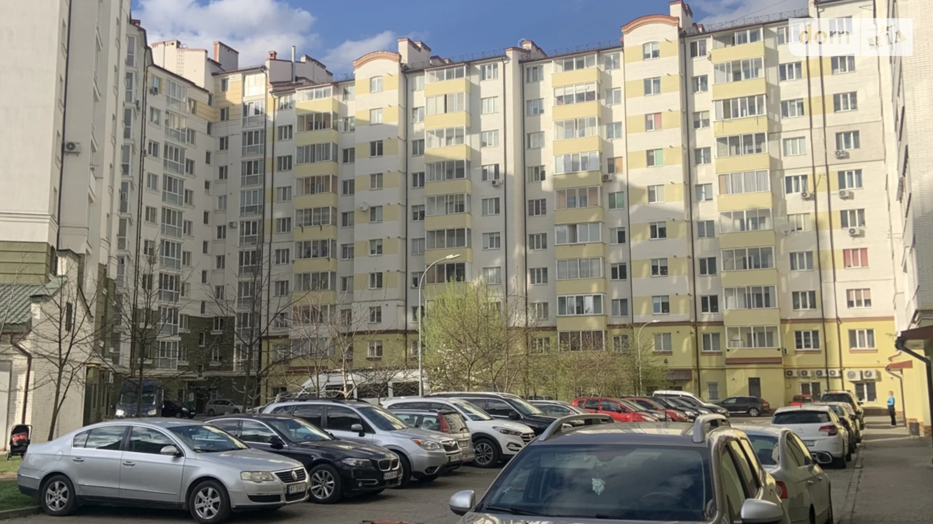 Продається 1-кімнатна квартира 38 кв. м у Івано-Франківську, вул. Стуса Василя, 28/2