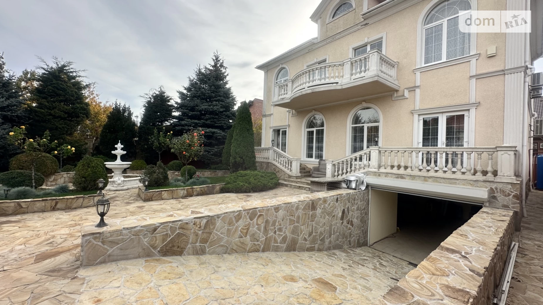 Продается дом на 2 этажа 340 кв. м с верандой, цена: 450000 $ - фото 2