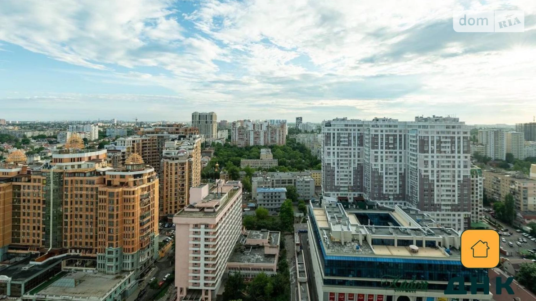 Продается 3-комнатная квартира 117 кв. м в Одессе, ул. Генуэзская, 3А