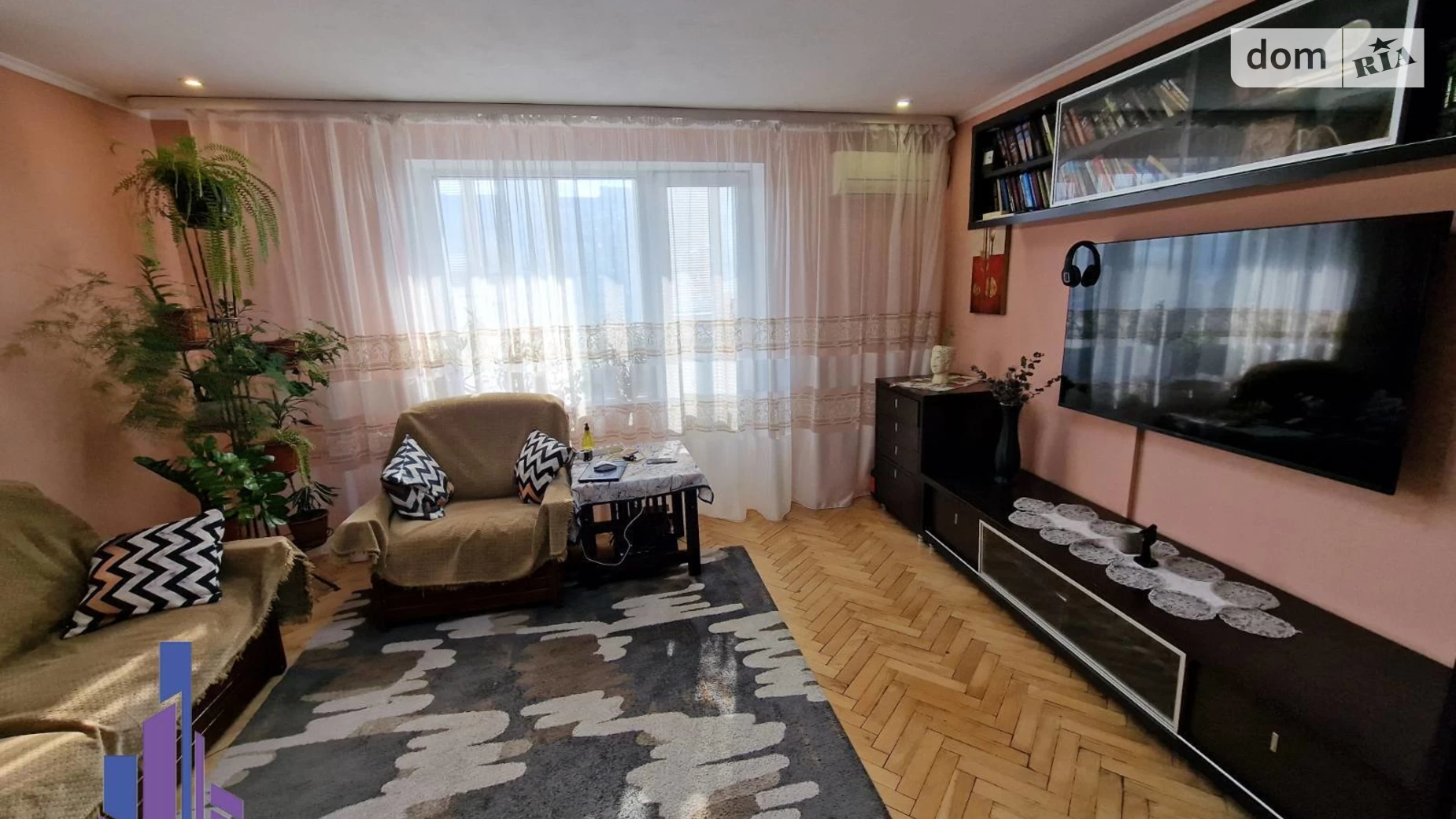 Продается 3-комнатная квартира 70 кв. м в Киеве, ул. Копыловская, 31
