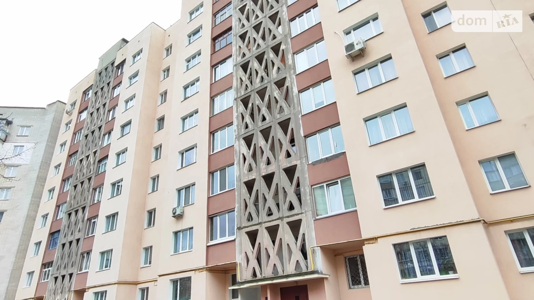 Продается 2-комнатная квартира 48 кв. м в Чернигове