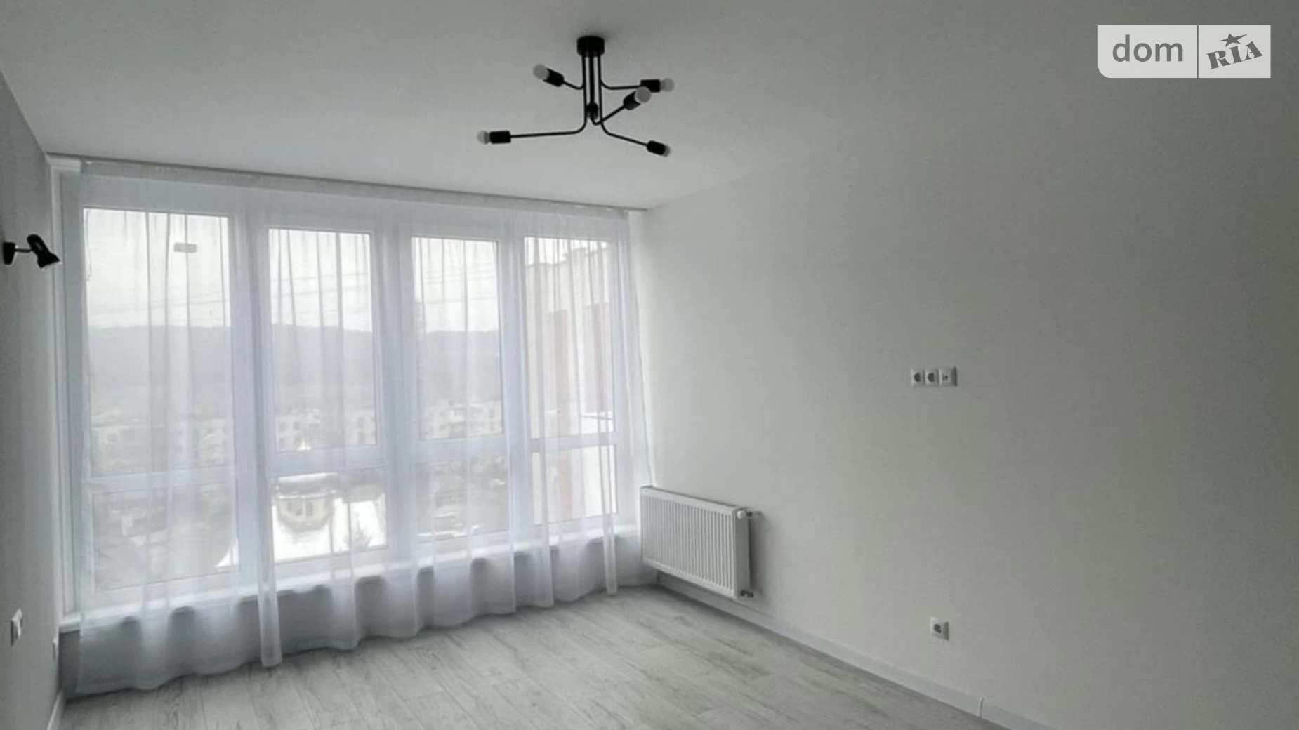 Продается 1-комнатная квартира 40 кв. м в Львове, ул. Лычаковская
