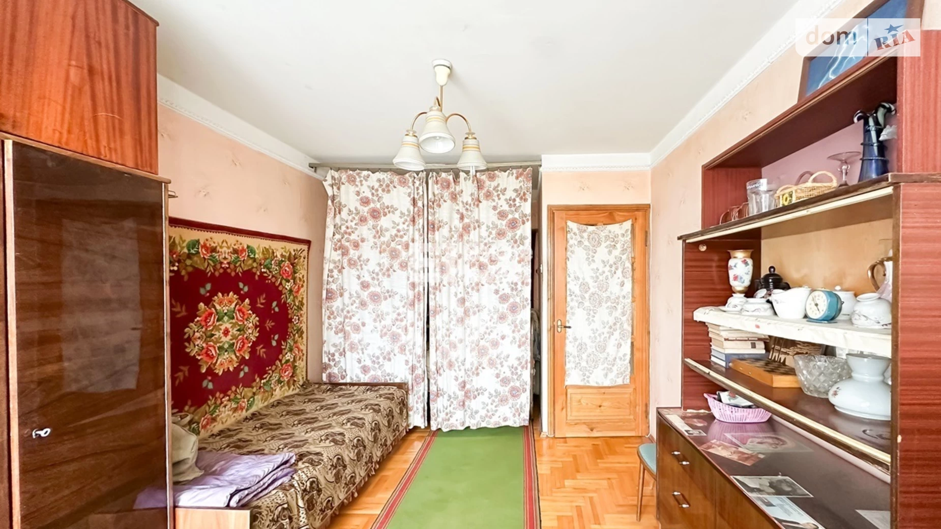 Продается 3-комнатная квартира 64 кв. м в Харькове, просп. Тракторостроителей, 160