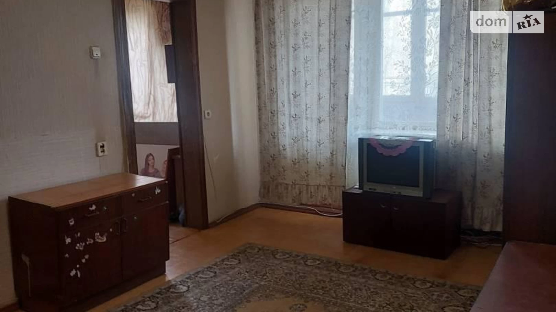 Продается 3-комнатная квартира 48 кв. м в Одессе, ул. Героев Крут