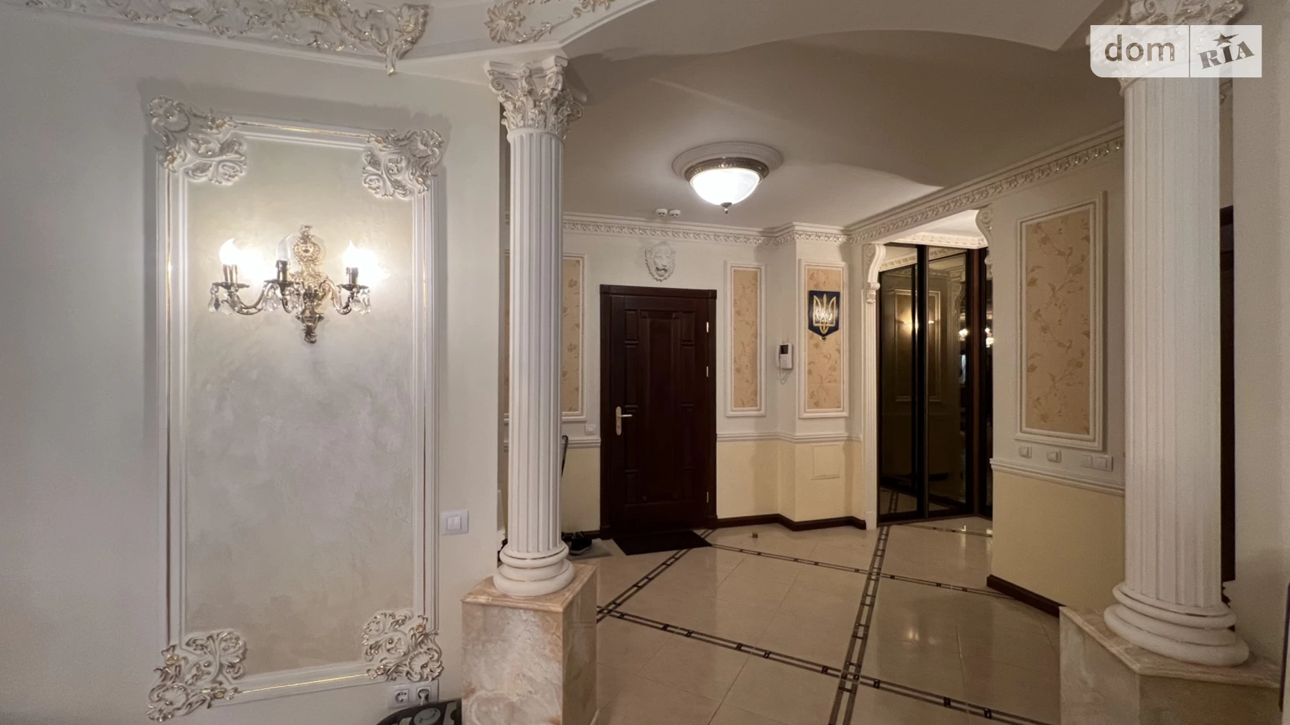 Продается 3-комнатная квартира 186 кв. м в Киеве, ул. Панаса Мирного, 28А