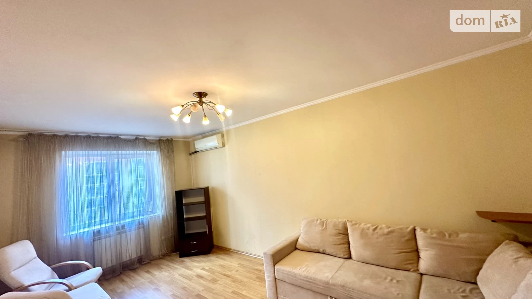 Продается 2-комнатная квартира 61 кв. м в Киеве, ул. Предславинская, 29