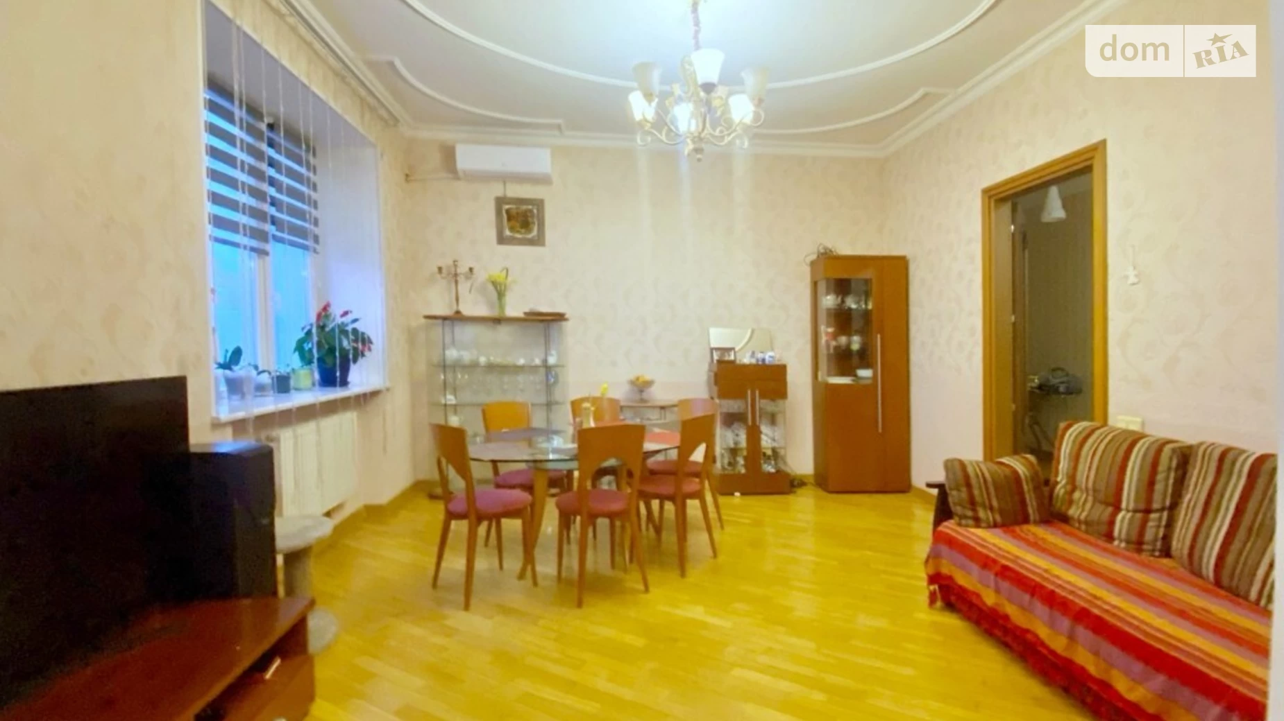 Продается 7-комнатная квартира 418 кв. м в Одессе, ул. Довженко