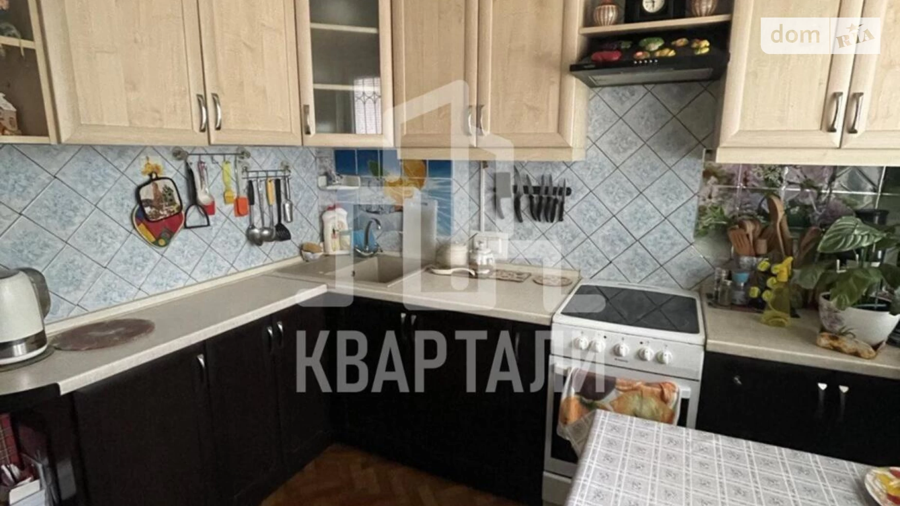 Продается 2-комнатная квартира 56 кв. м в Киеве, ул. Бориспольская, 34