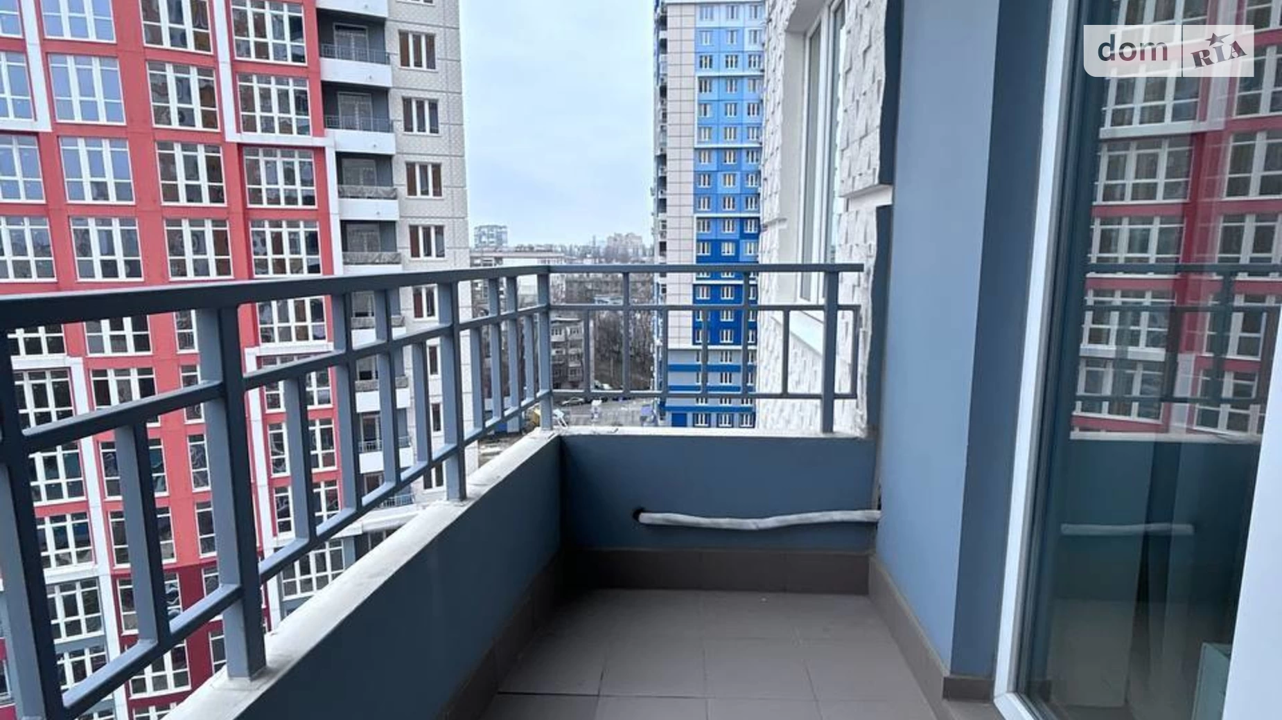 Продается 1-комнатная квартира 45 кв. м в Одессе, просп. Гагарина, 19 корпус 3