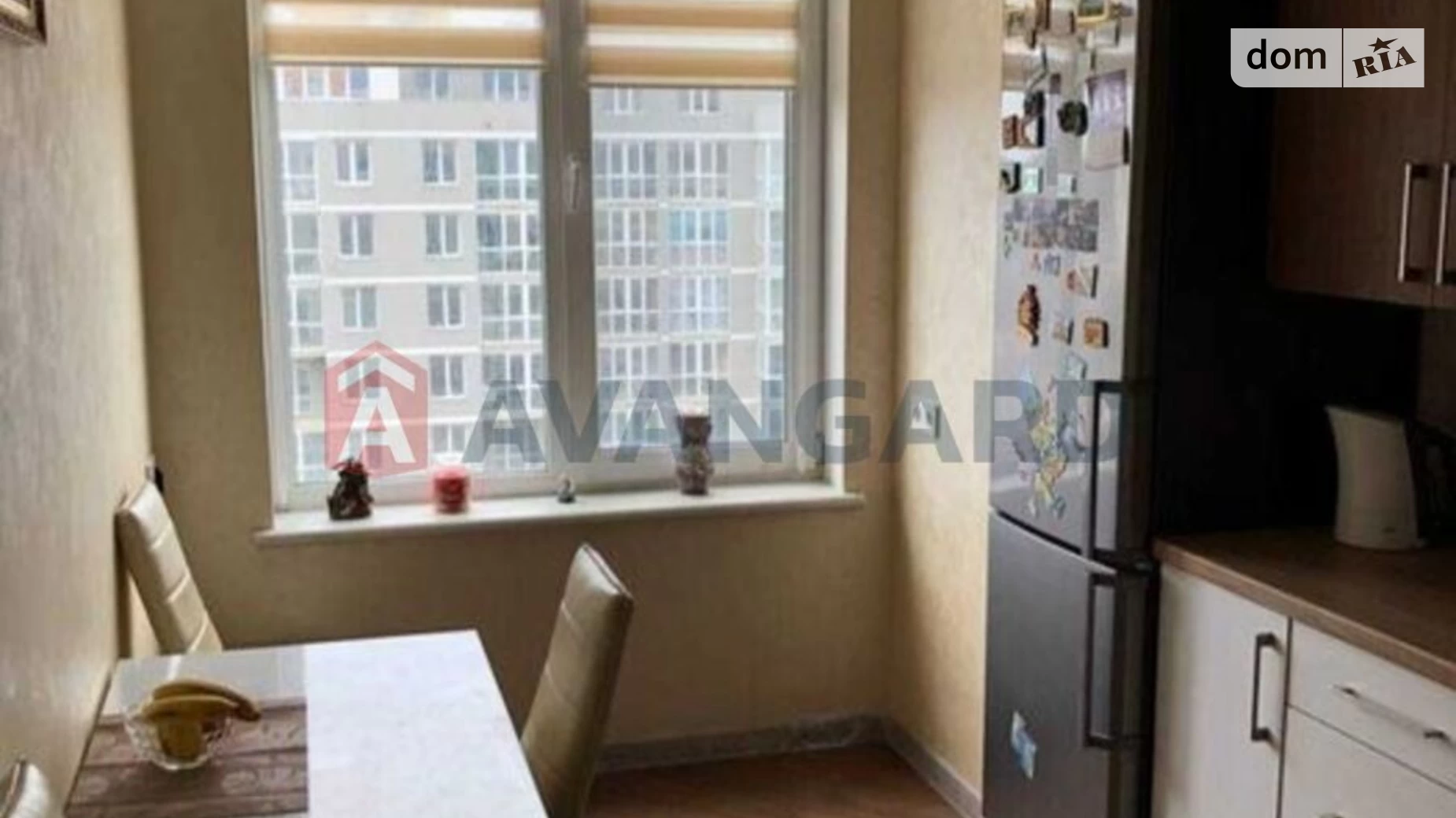Продается 3-комнатная квартира 83 кв. м в Львове, ул. Величковского