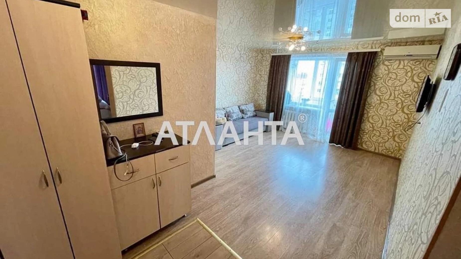 Продается 3-комнатная квартира 67 кв. м в Новояворовск, ул. Шептицкого