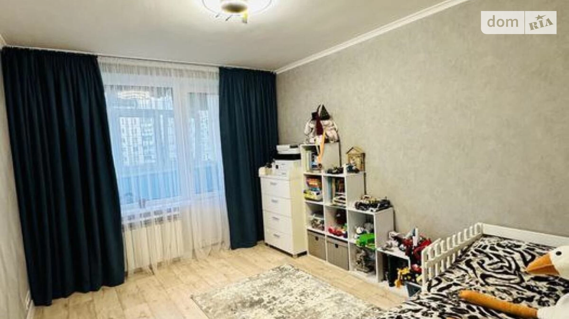 Продается 3-комнатная квартира 68 кв. м в Харькове, ул. Академика Барабашова, 38