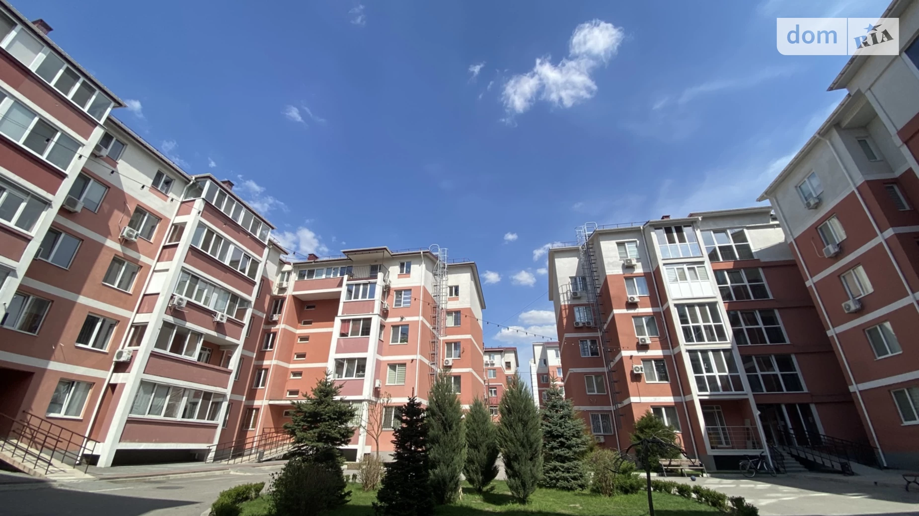 Продается 3-комнатная квартира 84 кв. м в Днепре, ул. Сичеславская, 4