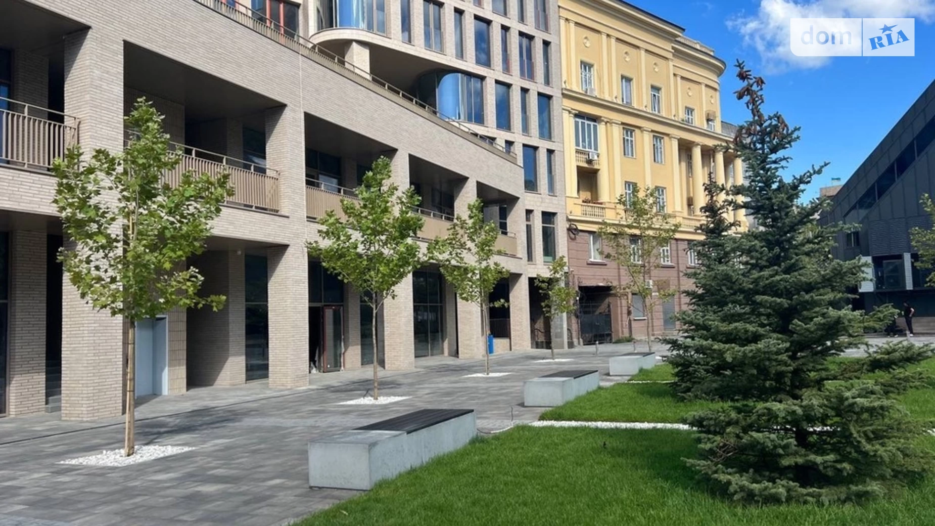 Продается 4-комнатная квартира 108 кв. м в Днепре, ул. Короленко, 2К - фото 2