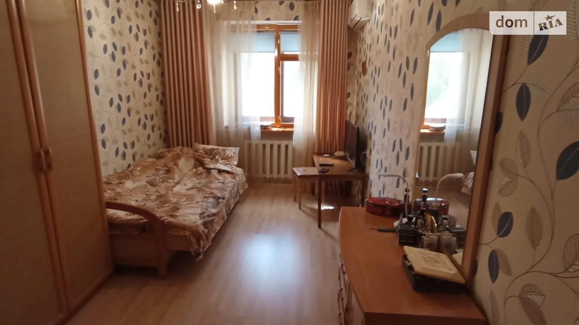 Продается 3-комнатная квартира 68.7 кв. м в Одессе, ул. Люстдорфская дорога
