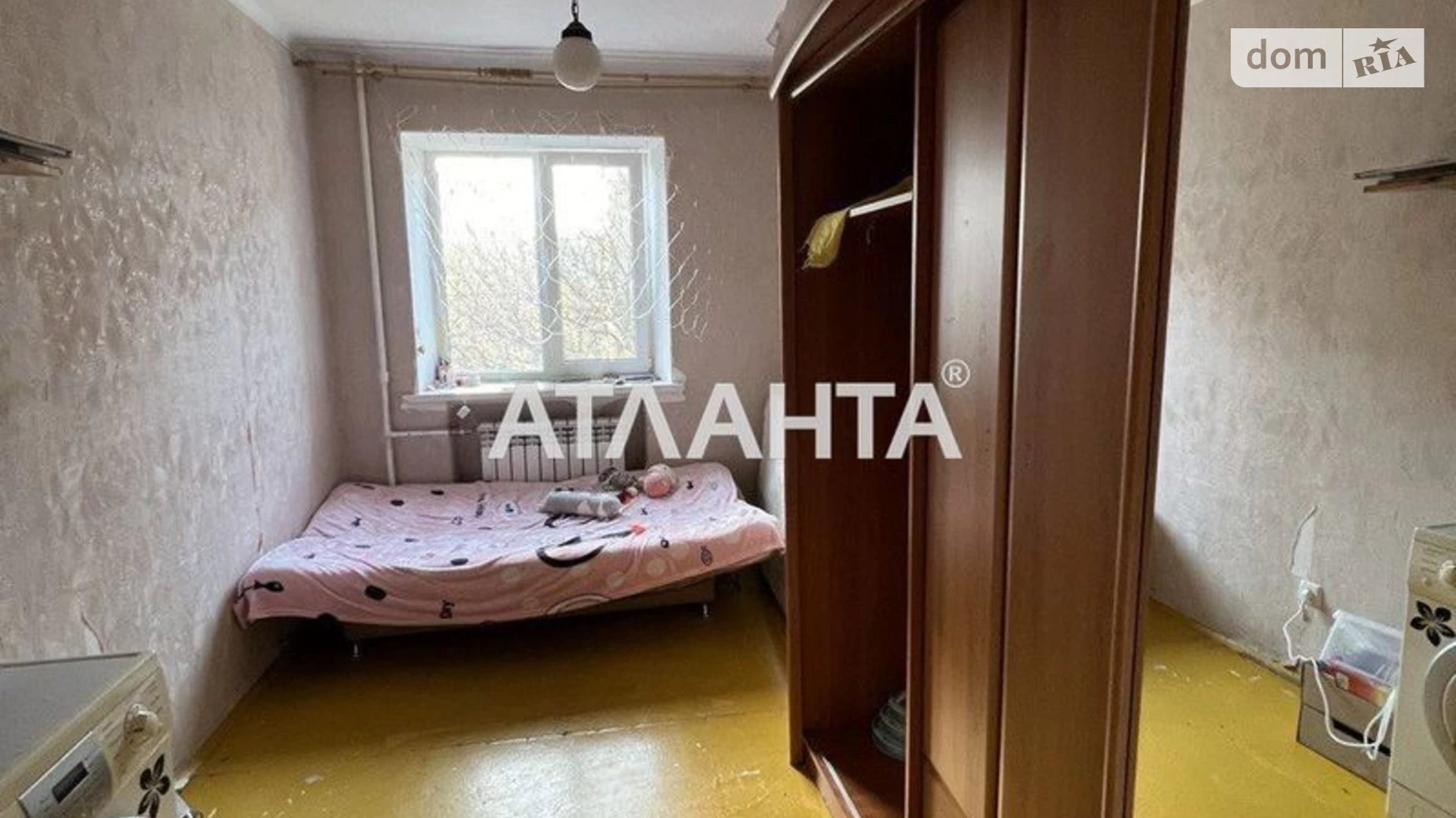 Продается 3-комнатная квартира 61.4 кв. м в Черноморске, ул. Александрийская
