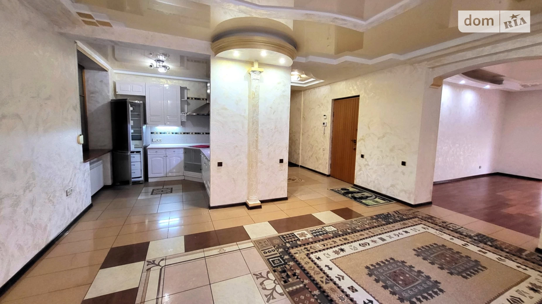 4-кімнатна квартира 140 кв. м у Запоріжжі, пл. Маяковського