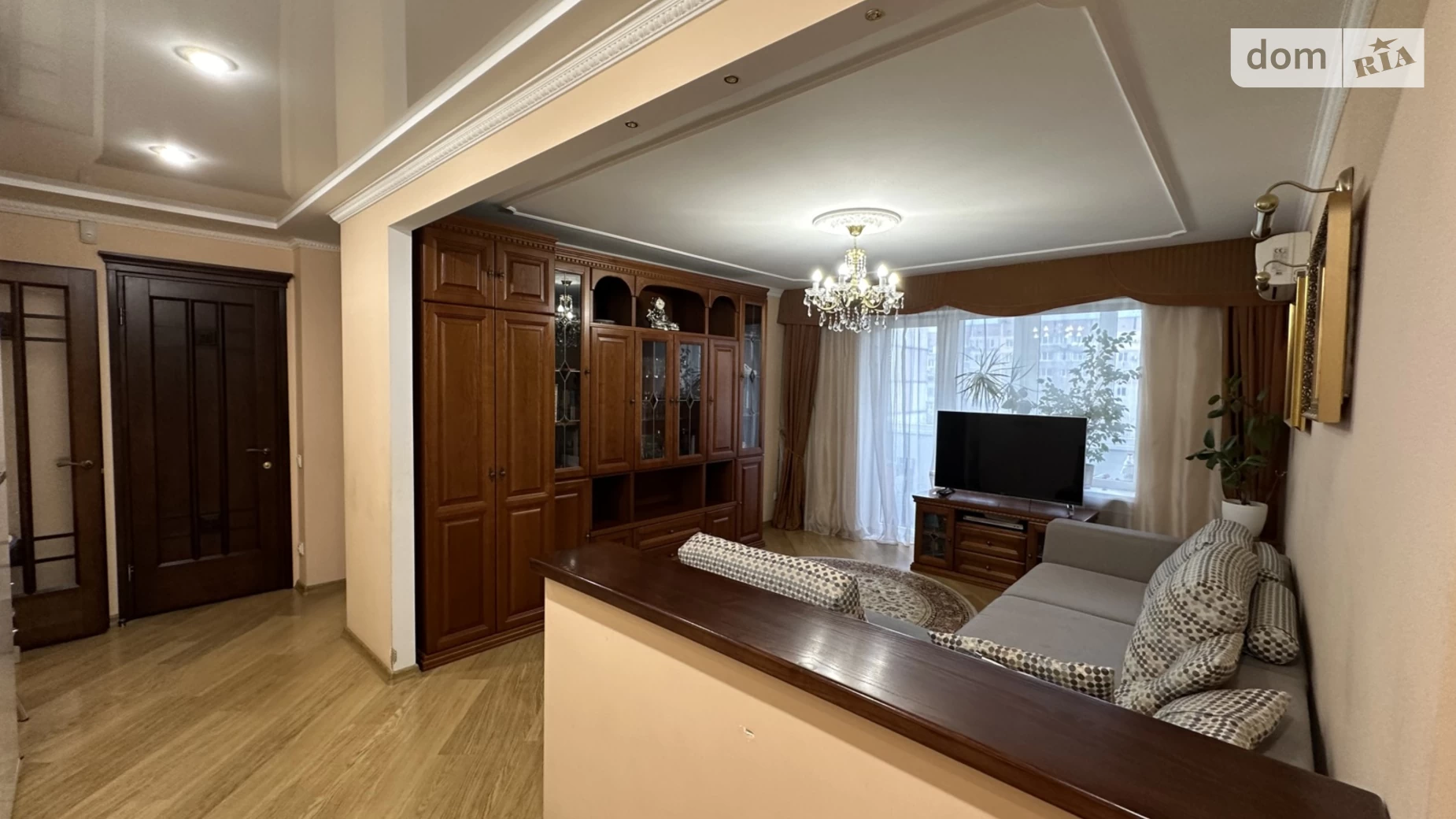 Продається 3-кімнатна квартира 65 кв. м у Дніпрі, вул. Лисиченко Марії