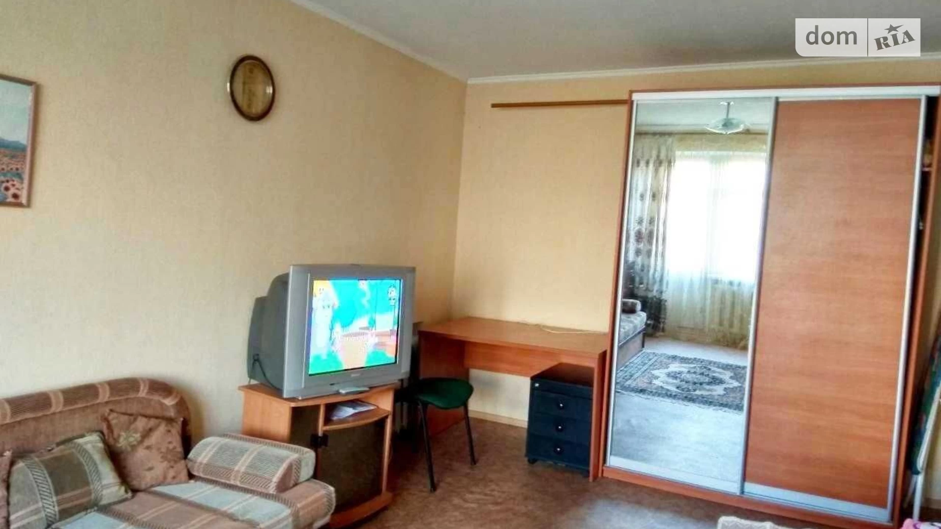 Продается 1-комнатная квартира 31 кв. м в Днепре, мас. Красный Камень, 8