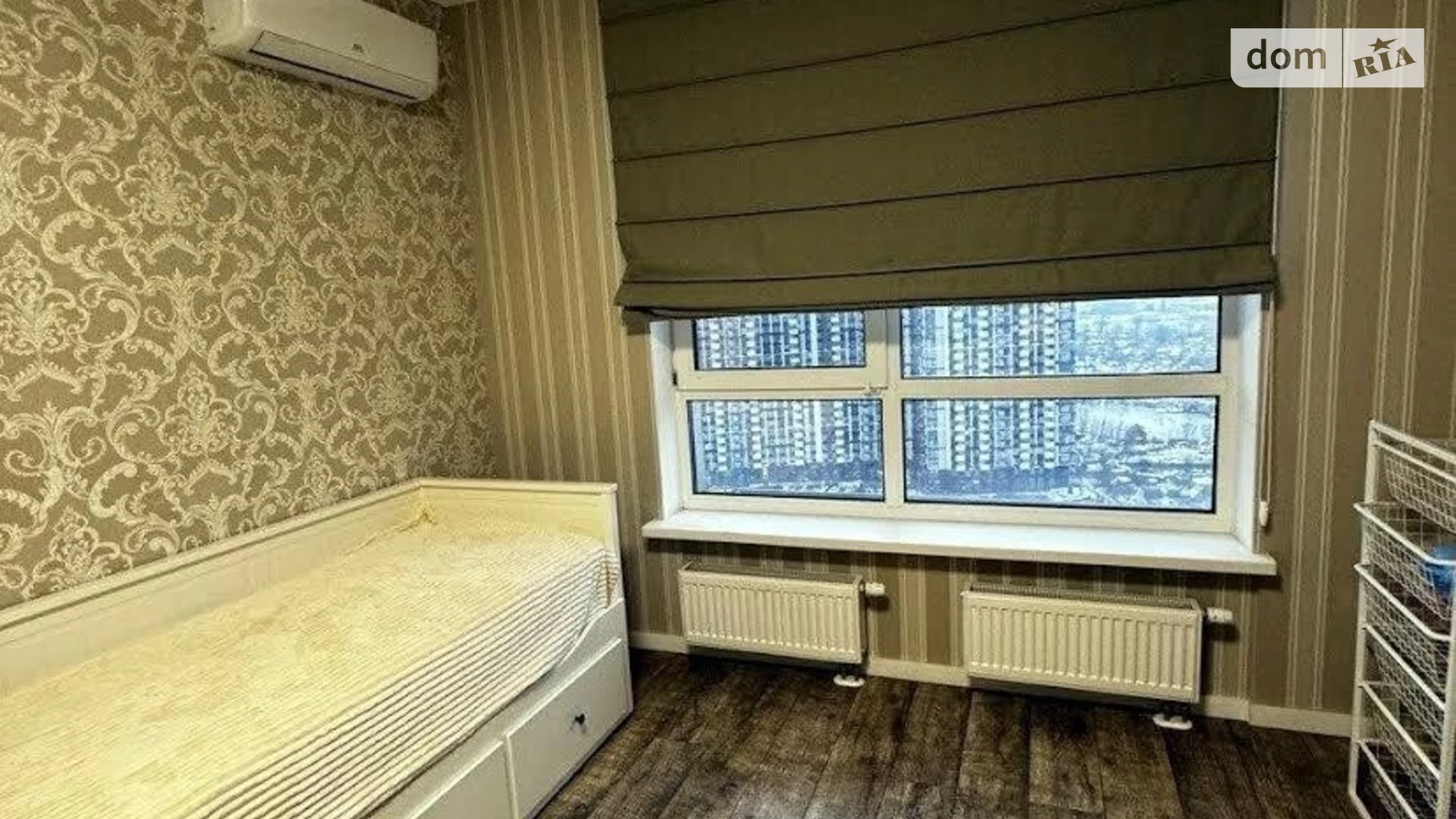 Продается 3-комнатная квартира 120 кв. м в Киеве, ул. Заречная, 1