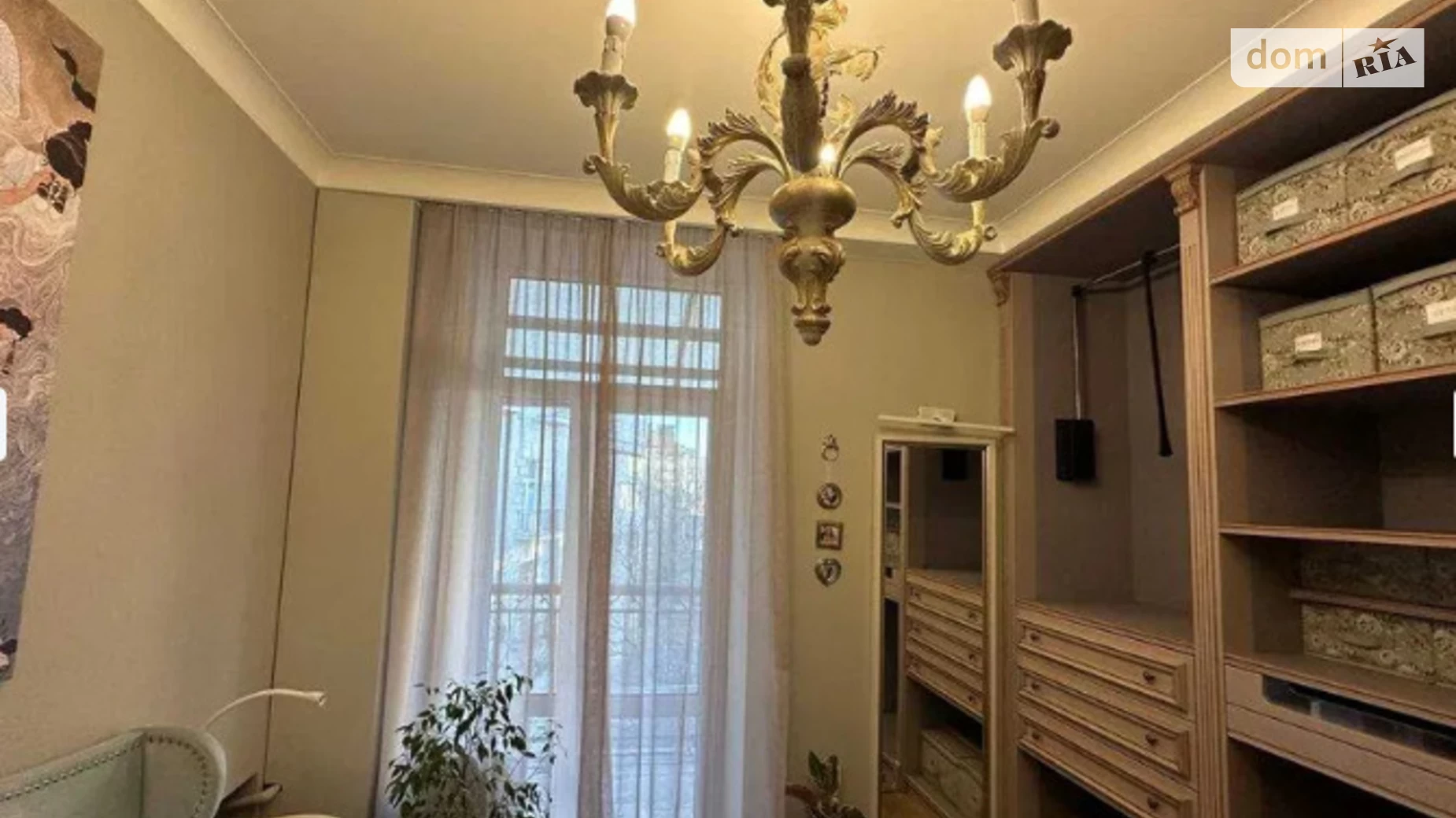 Продается 2-комнатная квартира 60 кв. м в Одессе, пл. Екатерининская