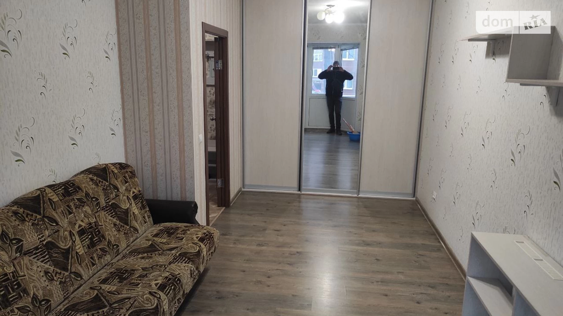 Продається 1-кімнатна квартира 34 кв. м у Святопетрівське, вул. Богдана Хмельницького