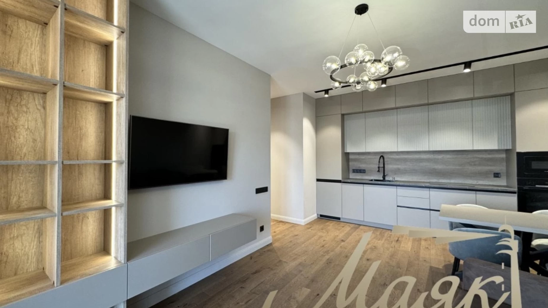 Продается 2-комнатная квартира 67 кв. м в Подгорцах, ул. Парковая, 19 - фото 4