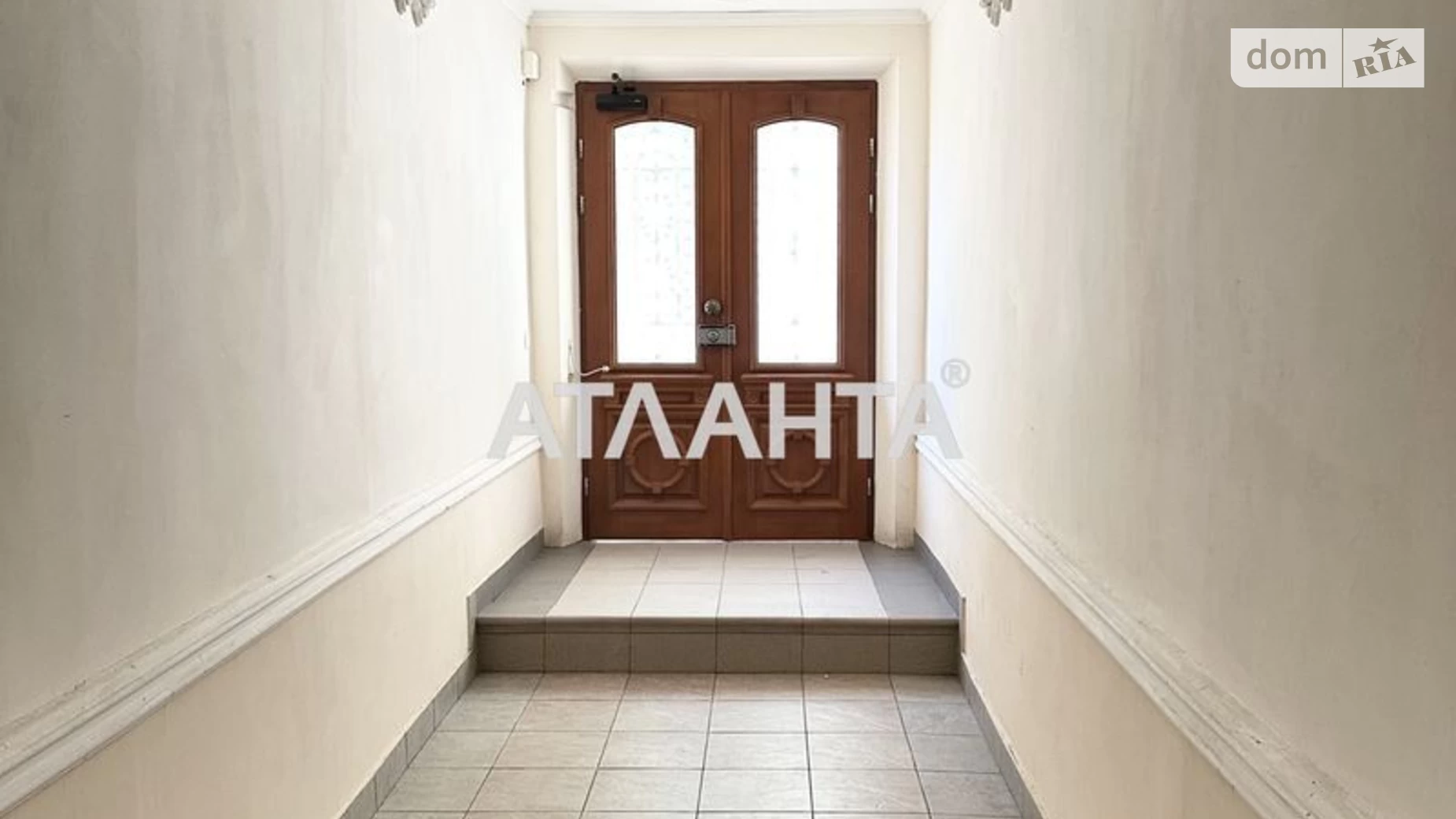 Продається 5-кімнатна квартира 146.2 кв. м у Одесі, вул. Базарна