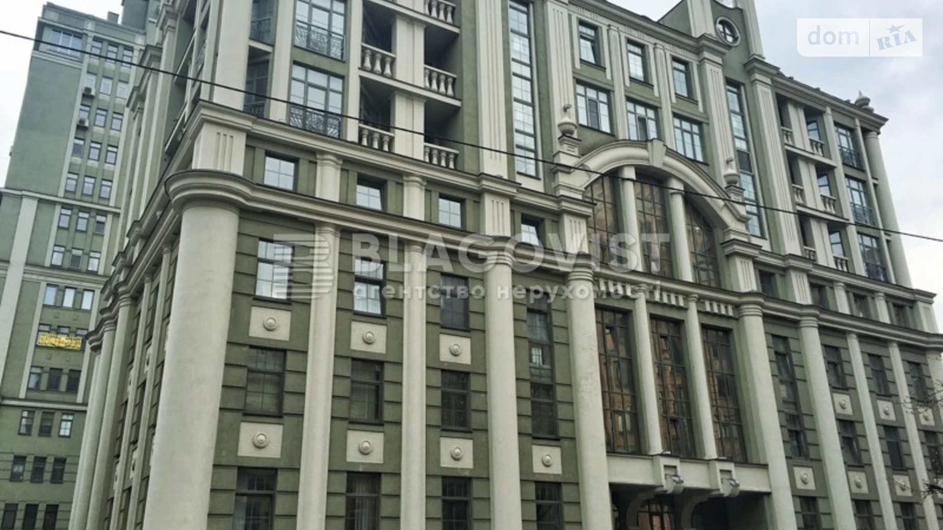 Продается 3-комнатная квартира 212 кв. м в Киеве, ул. Олеся Гончара, 35