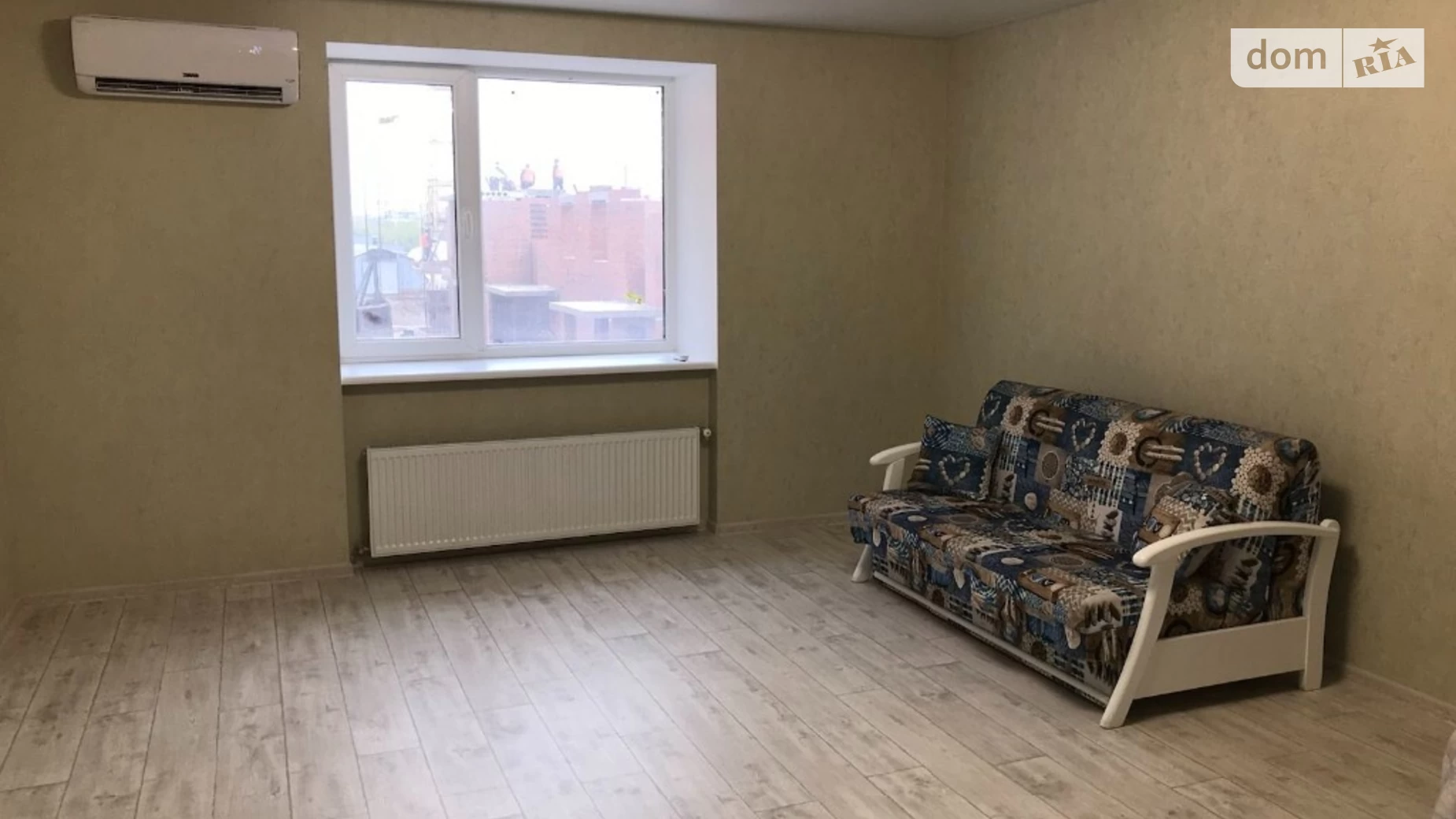 Продается 1-комнатная квартира 56 кв. м в Днепре, Запорожское шоссе, 25