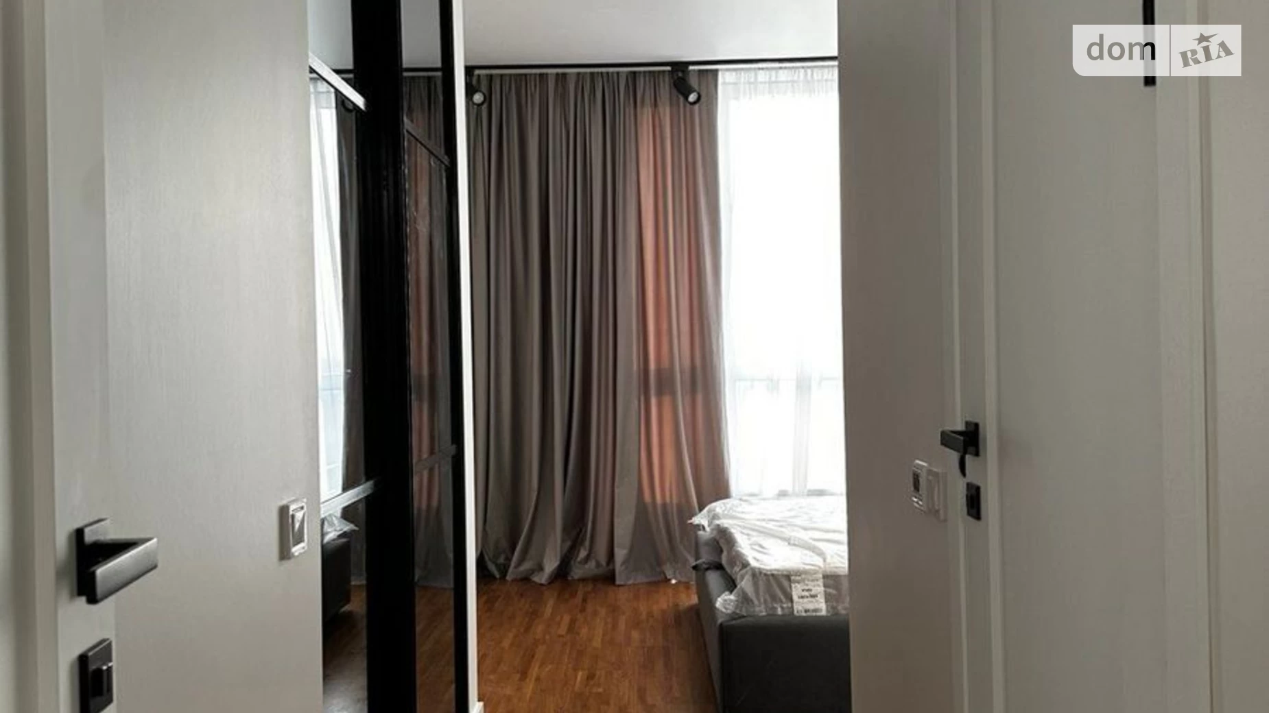 Продается 2-комнатная квартира 70 кв. м в Киеве, ул. Ивана Выговского(Маршала Гречко), 42