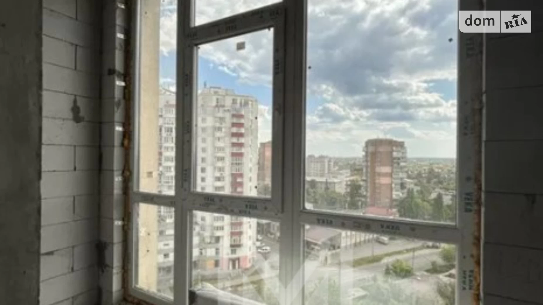 Продается 2-комнатная квартира 72 кв. м в Харькове, ул. Молочная, 52