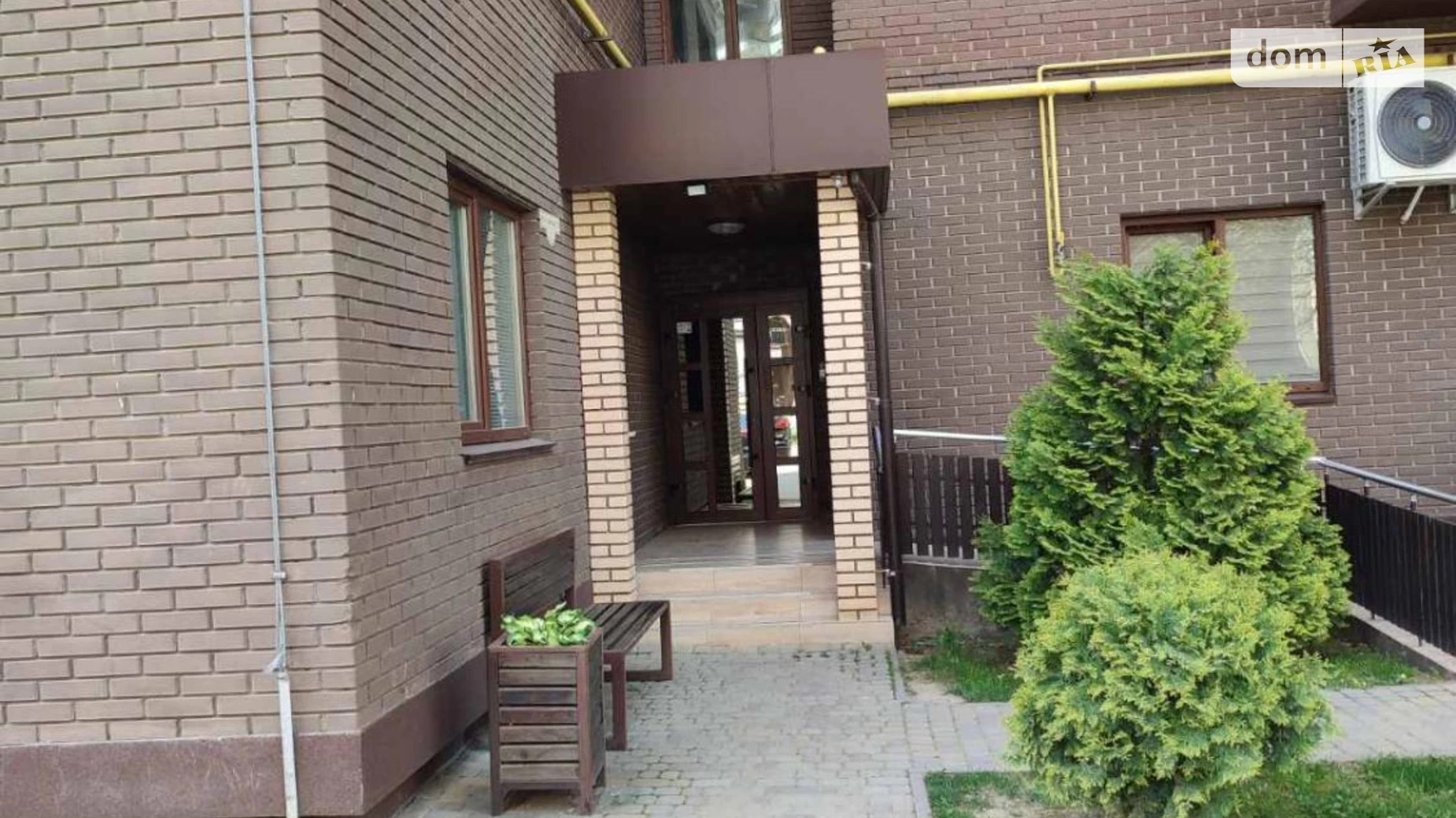 Продается 3-комнатная квартира 130 кв. м в Ужгороде, ул. Петра Линтура, 15