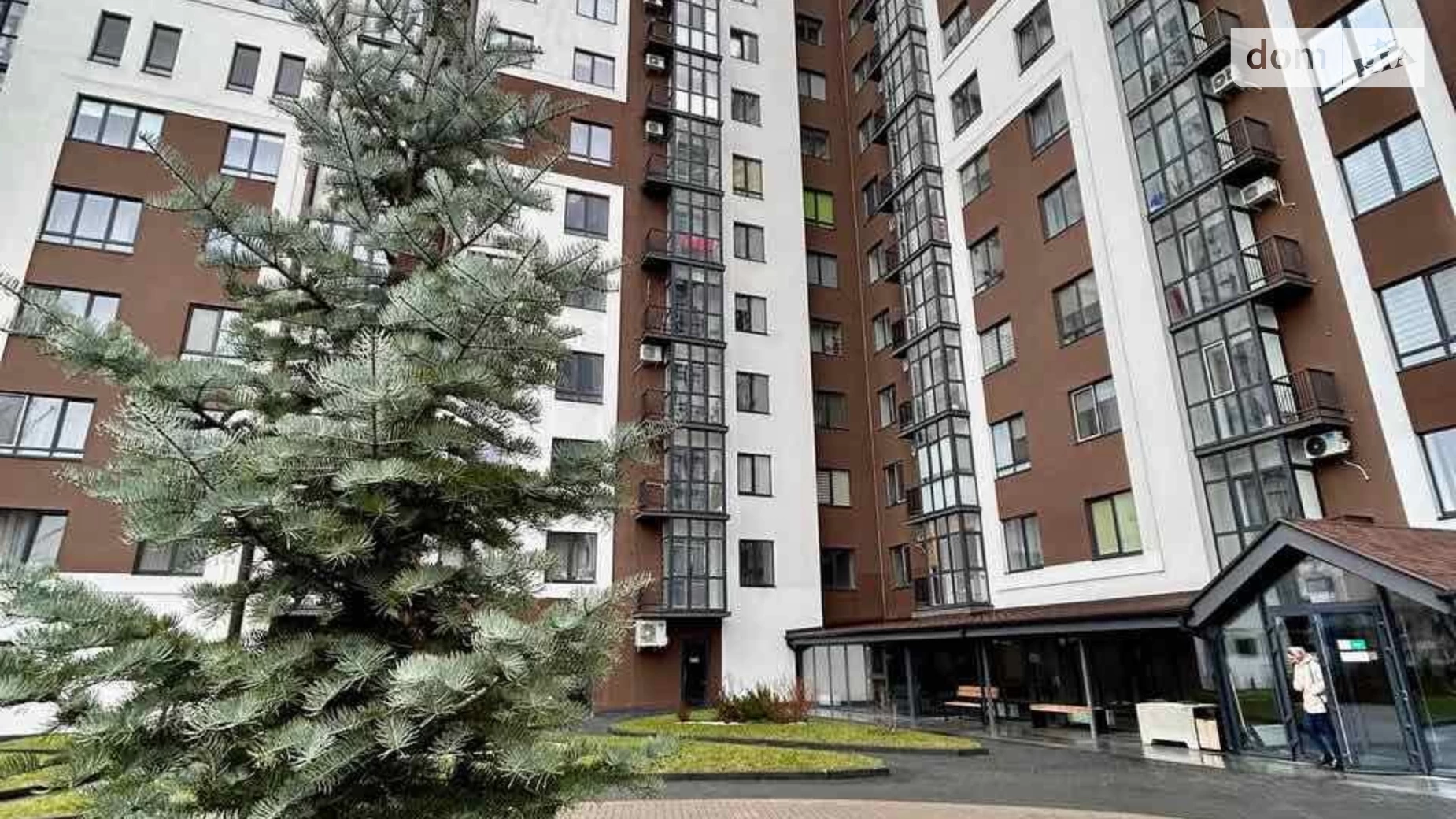 Продается 2-комнатная квартира 69 кв. м в Ровно, ул. Мазепы Гетьмана, 3