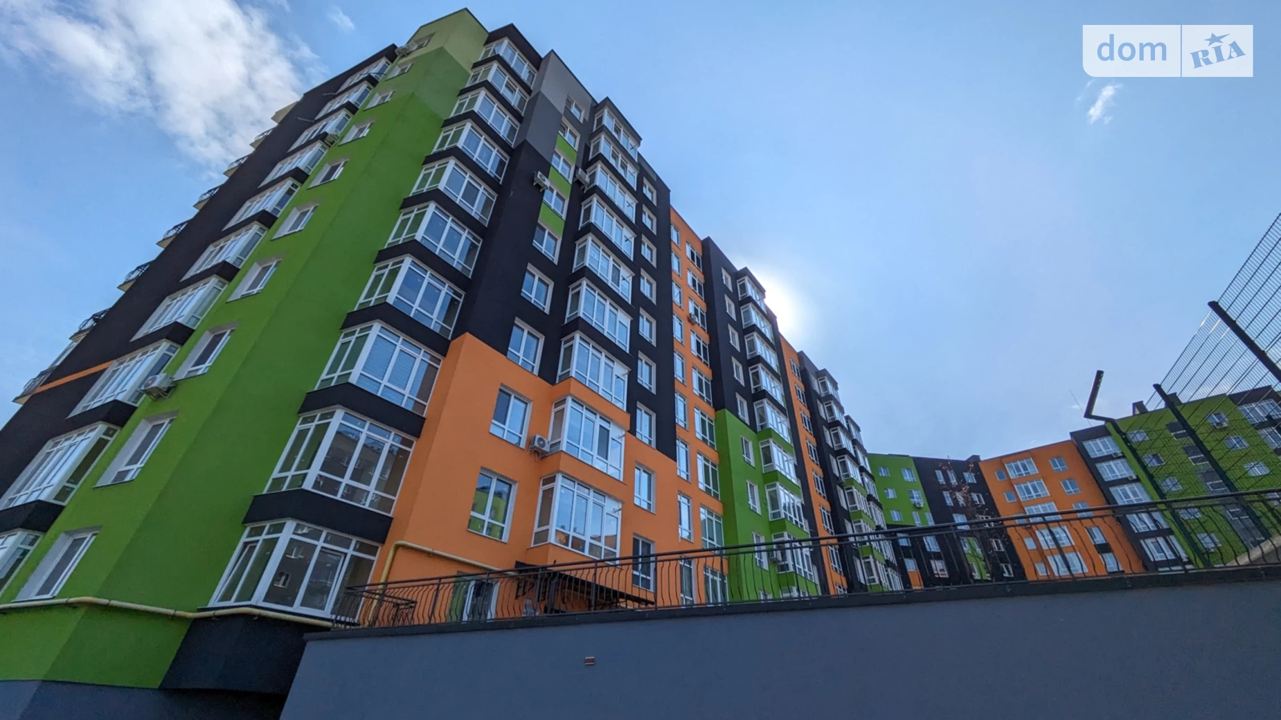 Продается 5-комнатная квартира 155.9 кв. м в Ивано-Франковске, ул. Приозерная - фото 2
