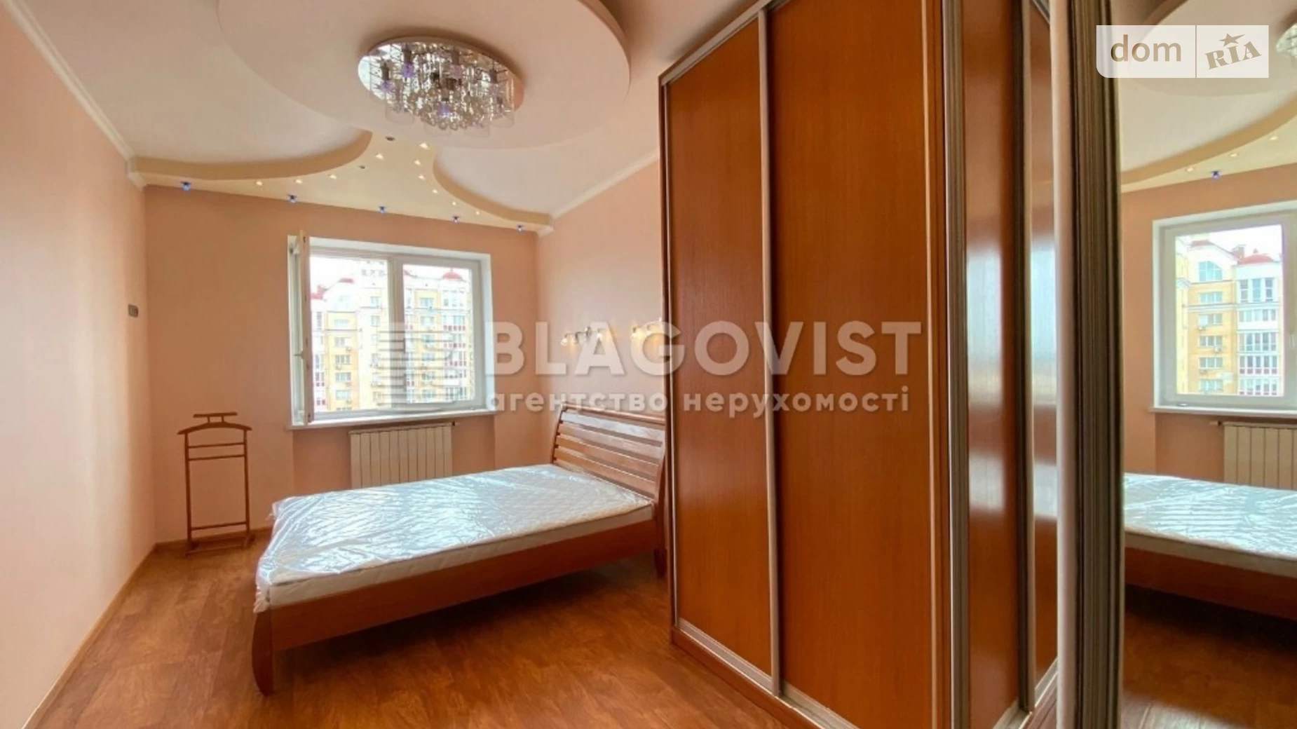 Продается 4-комнатная квартира 160 кв. м в Киеве, Івасюка Володимира проспект, 6