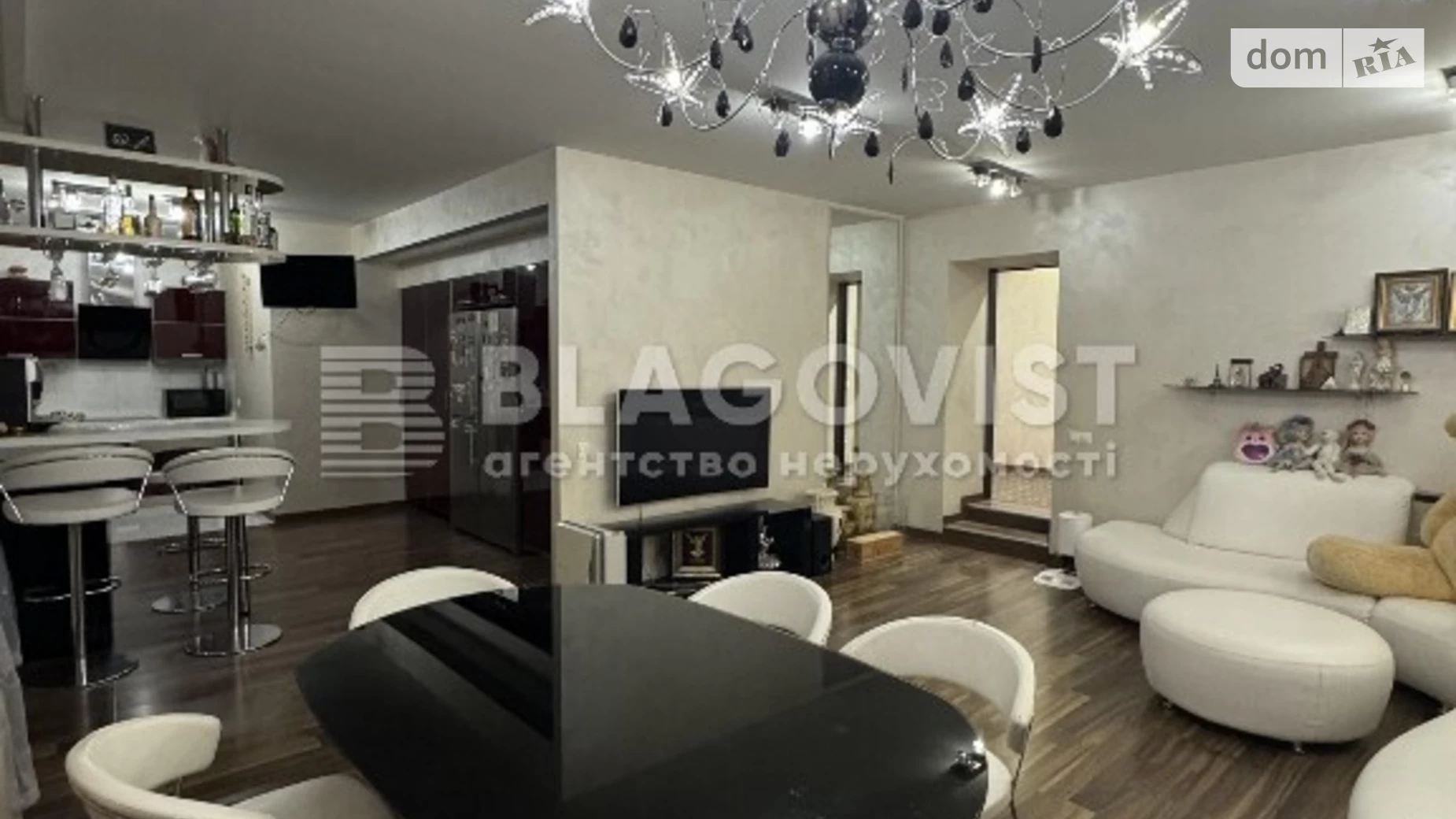 Продается 4-комнатная квартира 128 кв. м в Киеве, ул. Верхний Вал, 62