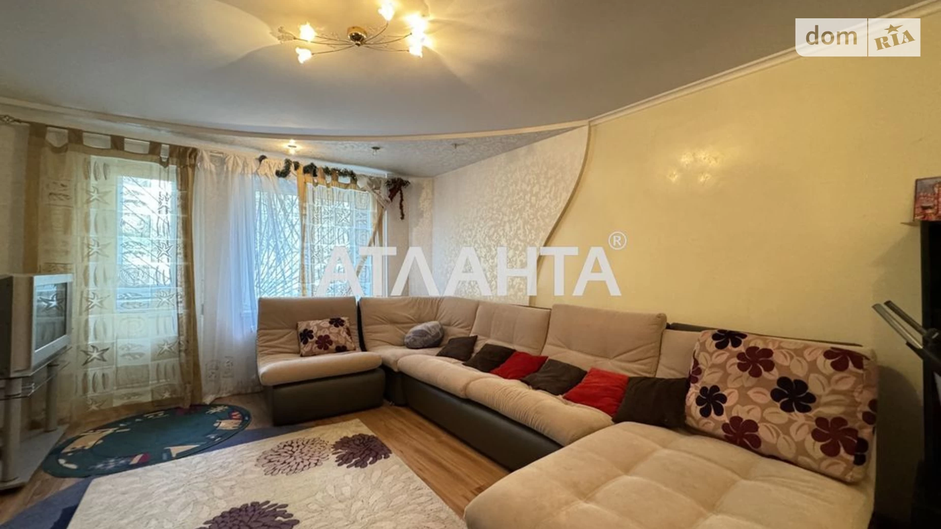 Продается 3-комнатная квартира 80 кв. м в Одессе, просп. Небесной Сотни