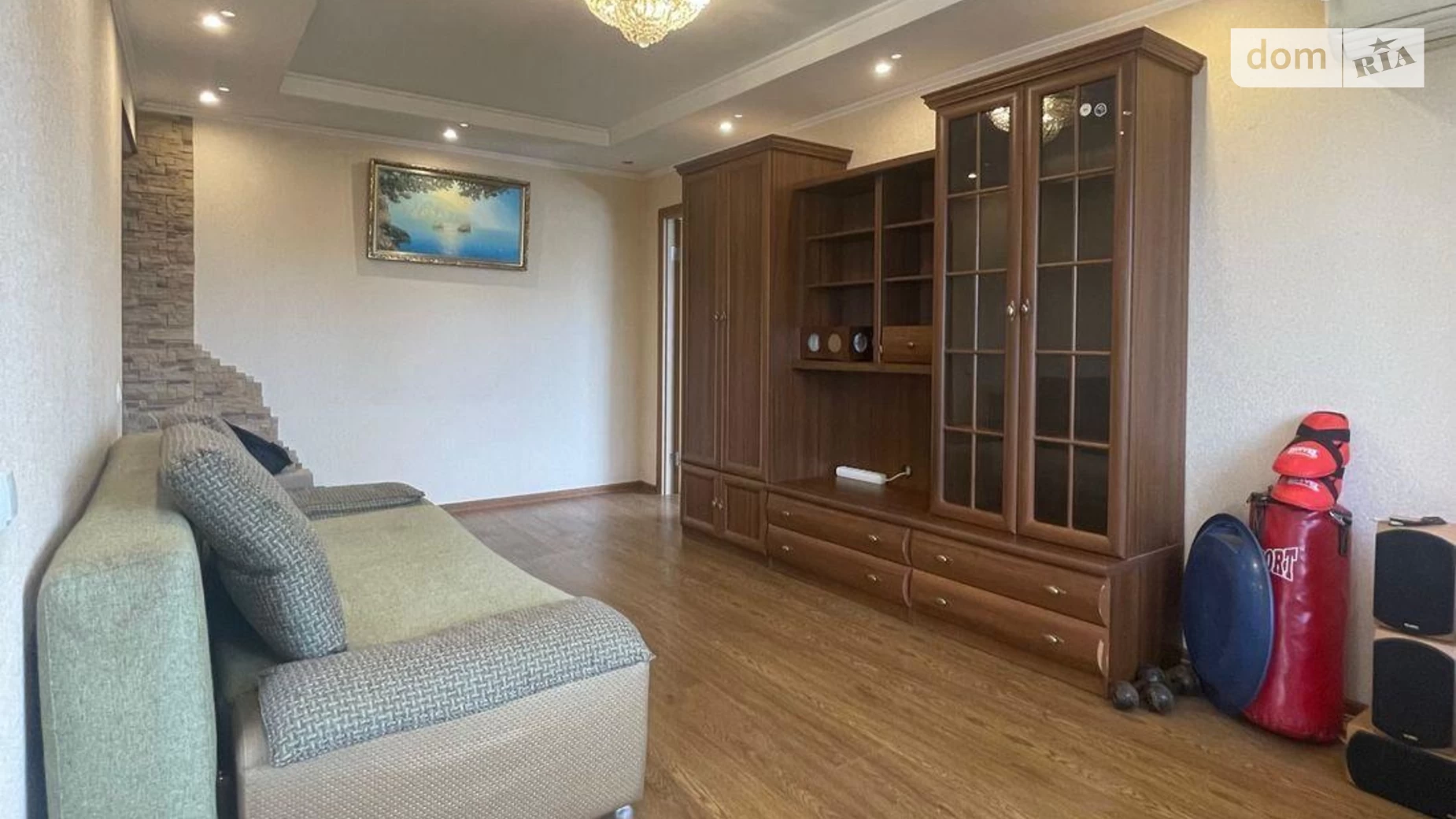 Продается 2-комнатная квартира 46 кв. м в Харькове, просп. Александровский, 77