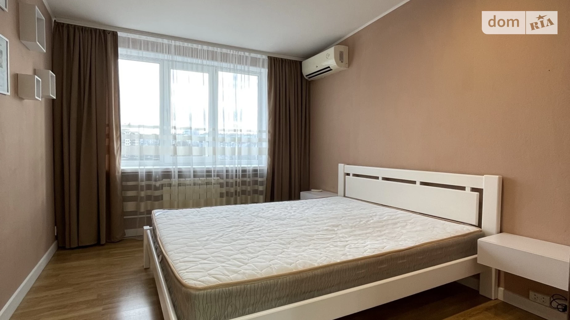 Продается 2-комнатная квартира 56 кв. м в Черноморске, ул. Парковая