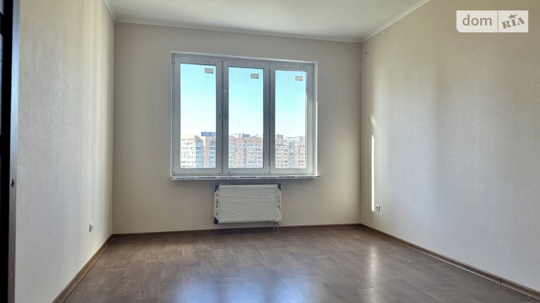 Продается 1-комнатная квартира 47 кв. м в Киеве, ул. Ревуцкого, 54Б