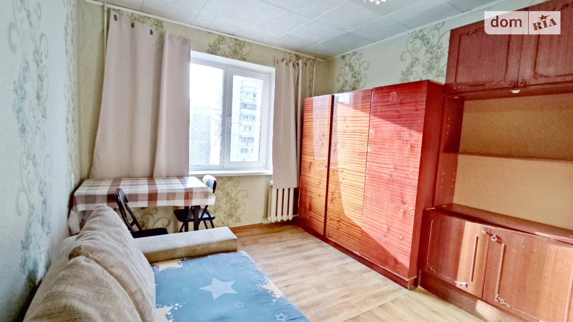 Продается 1-комнатная квартира 16.5 кв. м в Днепре, просп. Слобожанский