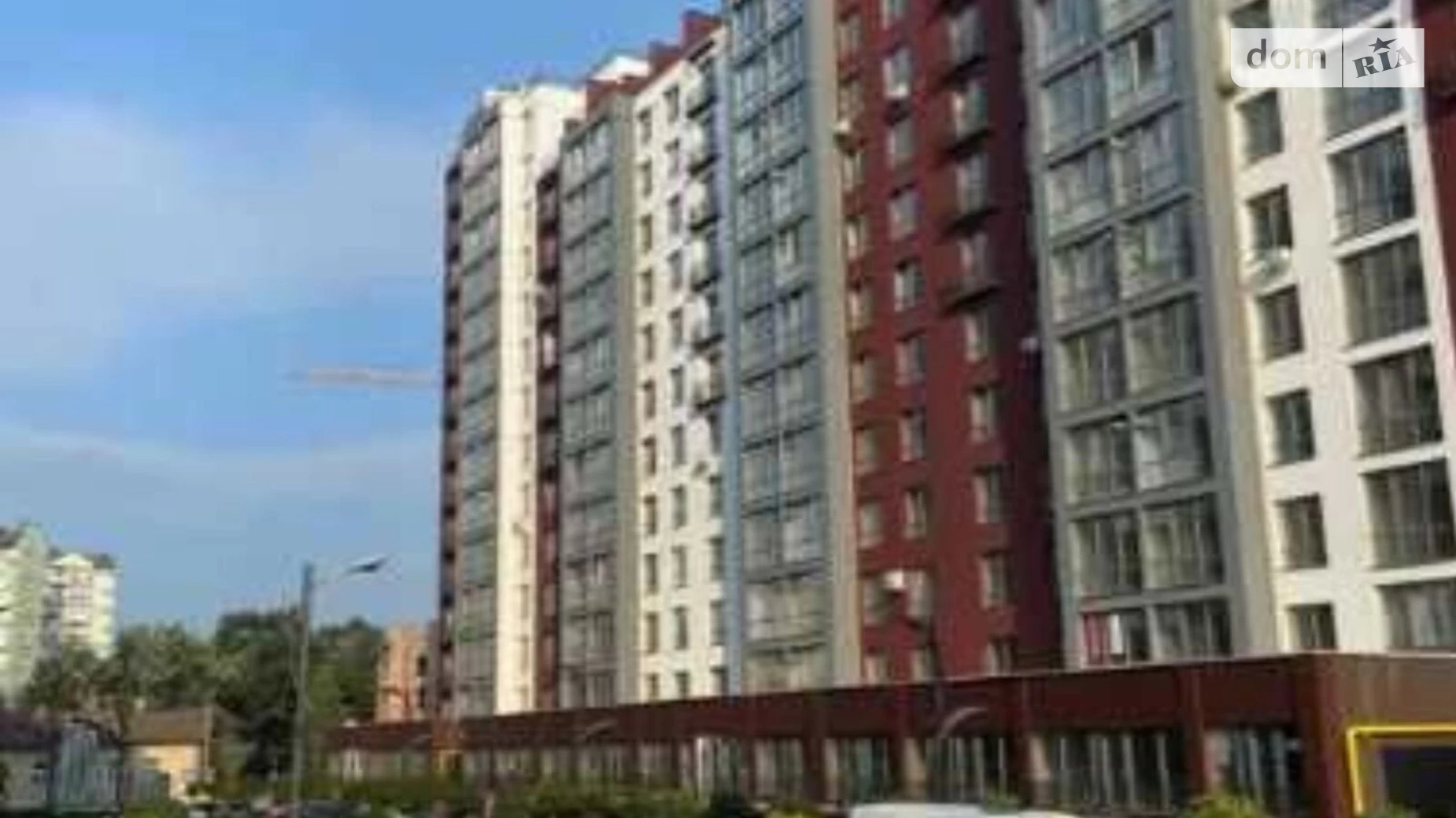 Продается 1-комнатная квартира 39 кв. м в Ивано-Франковске, ул. Княгинин