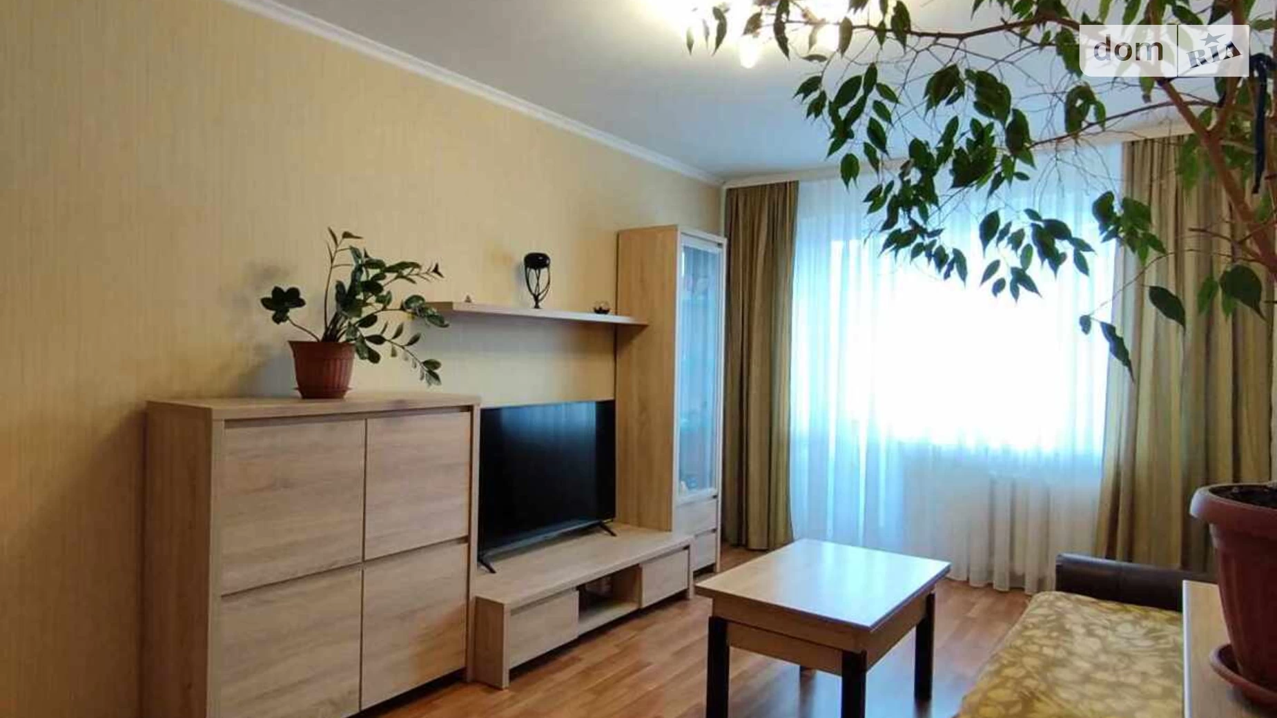 Продается 2-комнатная квартира 44.4 кв. м в Белой Церкви, ул. Курсовая, 40