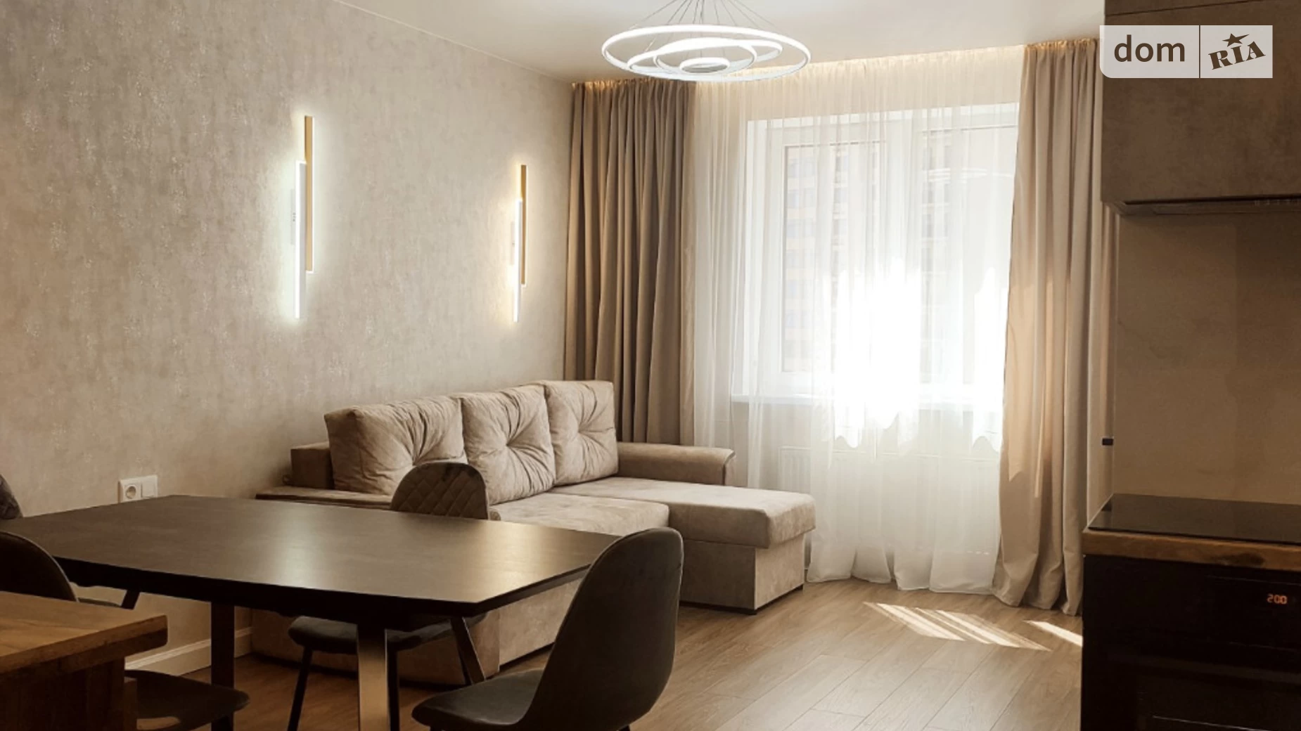 Продается 1-комнатная квартира 44 кв. м в Крыжановка, ул. Академика Сахарова, 3Д