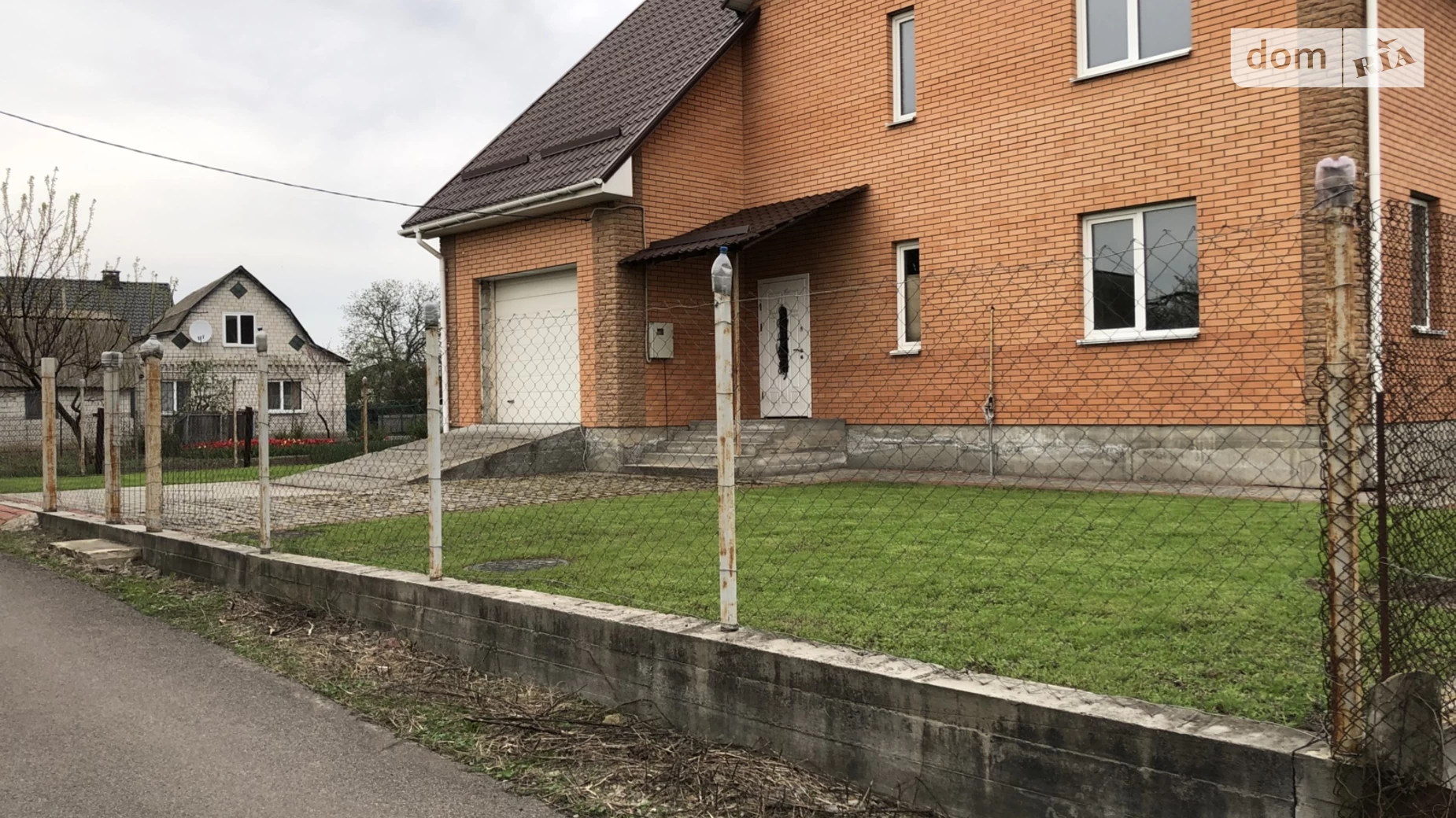 Продается дом на 2 этажа 196 кв. м с беседкой, цена: 75000 $ - фото 2