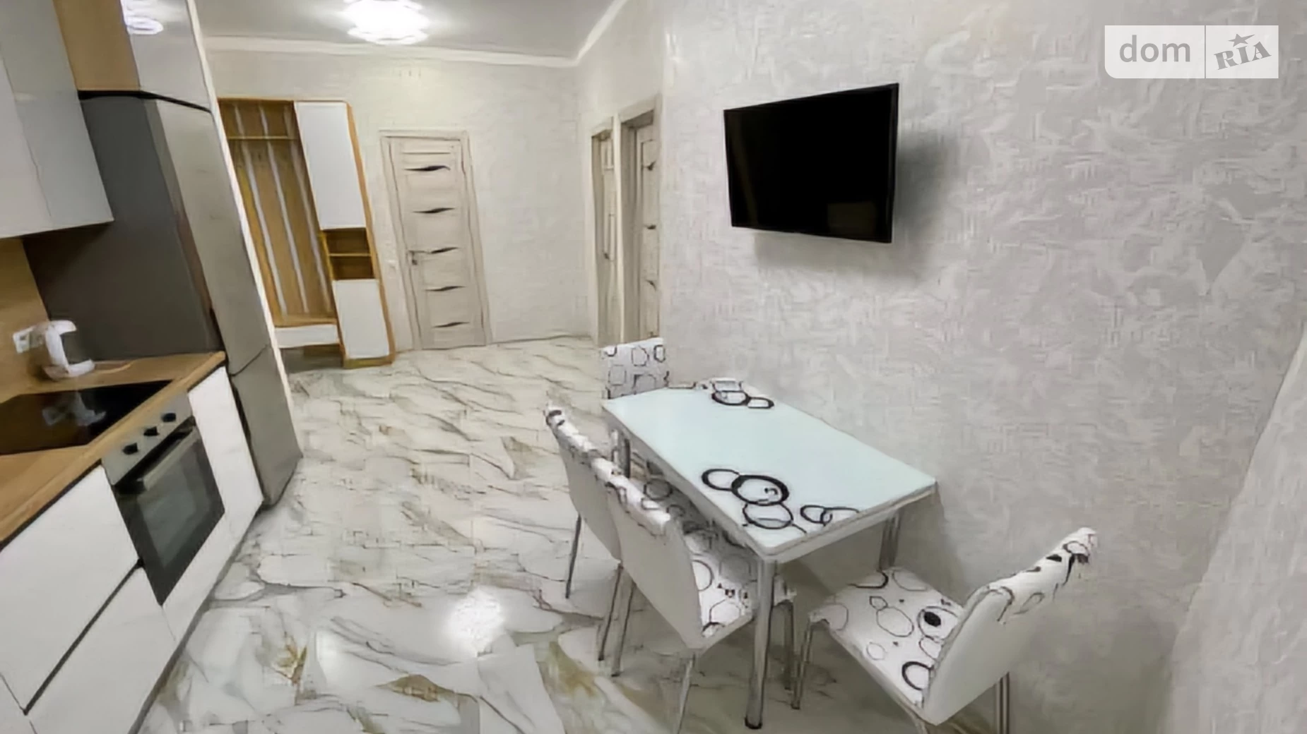 Продается 2-комнатная квартира 45.1 кв. м в Одессе, ул. Каманина